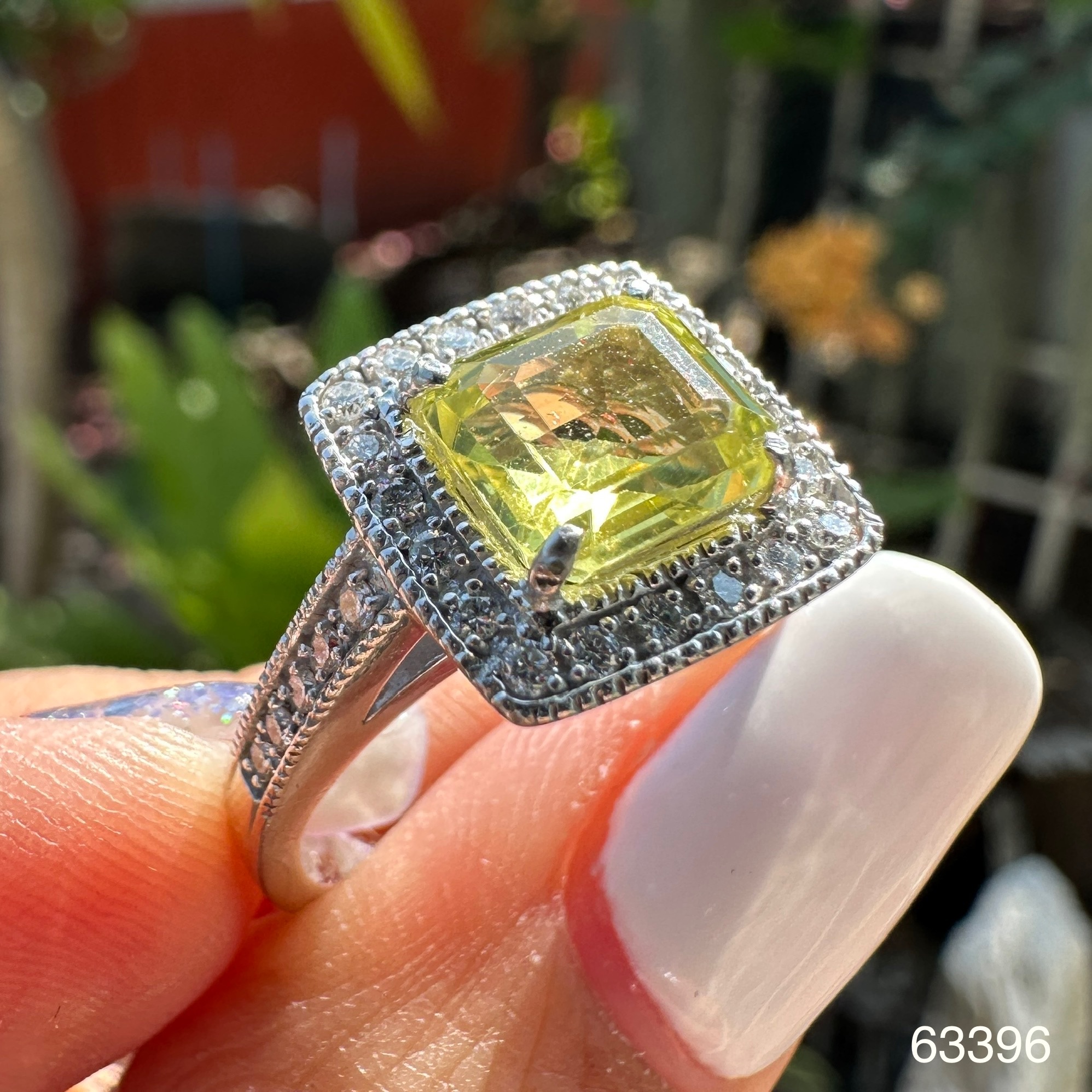 รหัส 63396 แหวน ไพฑูรย์ ตาแมว ซีลอน ดิบ 2.34 ct ฝังเพชร 30/0.30 ct ทองคำขาว18K พร้อม Cert. ขนาด 53.5 นน. 7.95 g