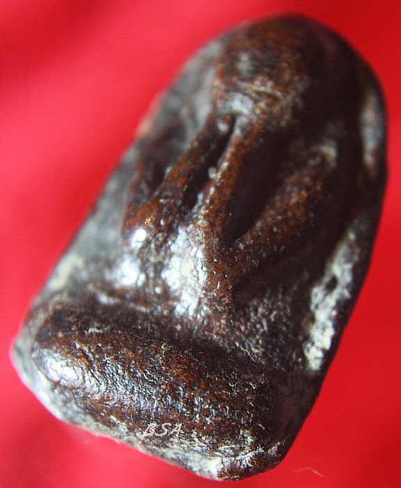 พระปิดตา เนื้อผงคลุกรัก ไม่ทราบที่