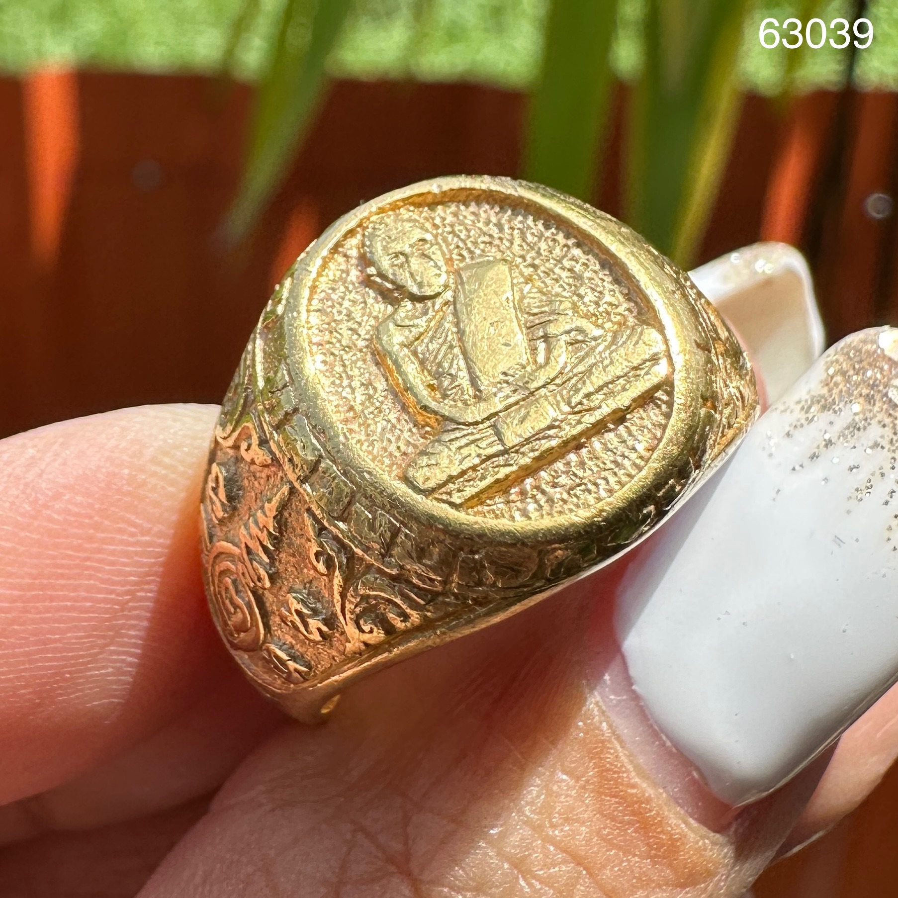 รหัส 63039 แหวน หลวงปู่เจ็ก วัดระนาม จ.สิงห์บุรี ปลอดภัย มั่งมีศรีสุข เนื้อทองคำ ขนาด 61 นน. 12.37 g