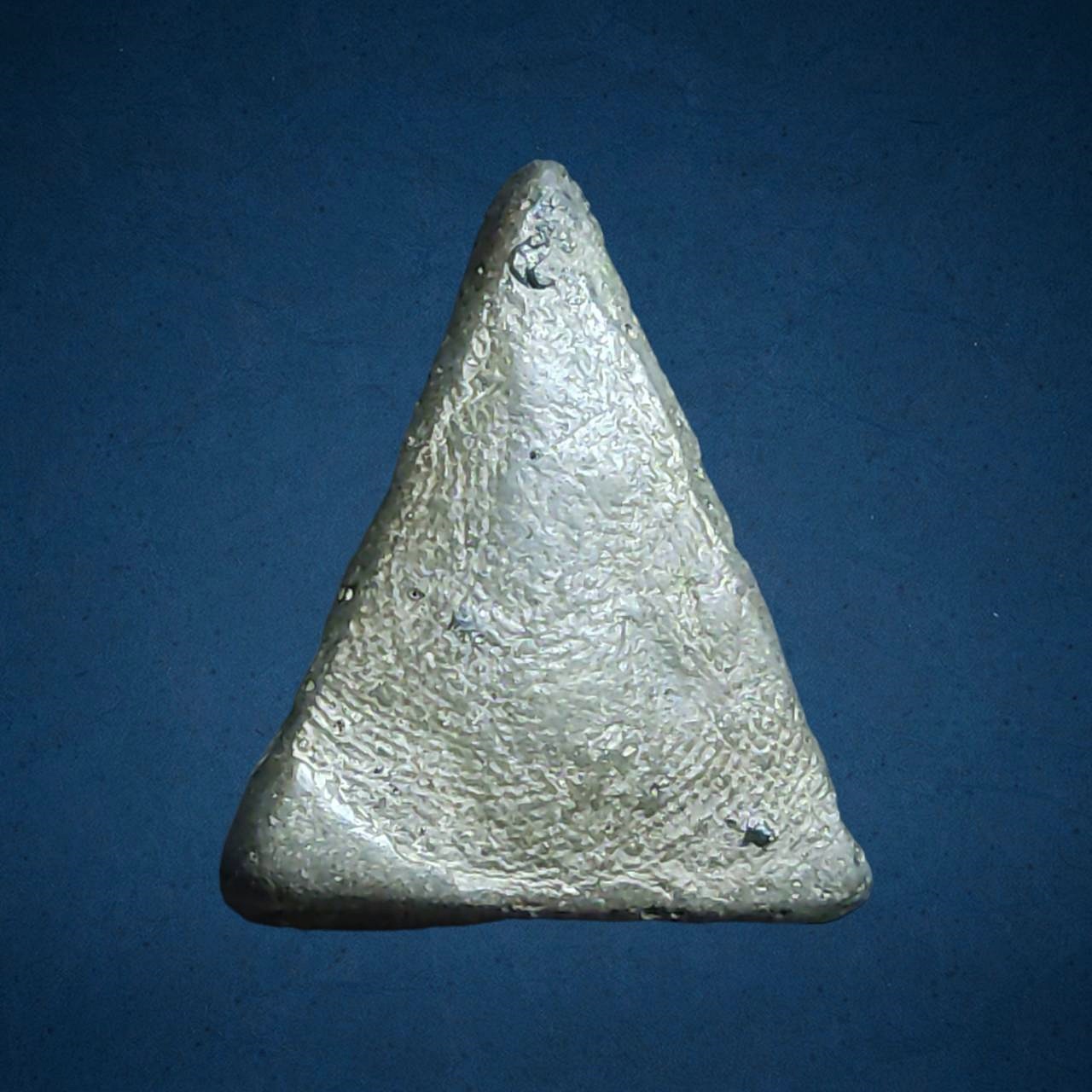 พระนางพญา อกนูนเล็ก วัดนางพญา พิษณุโลก เนื้อดิน