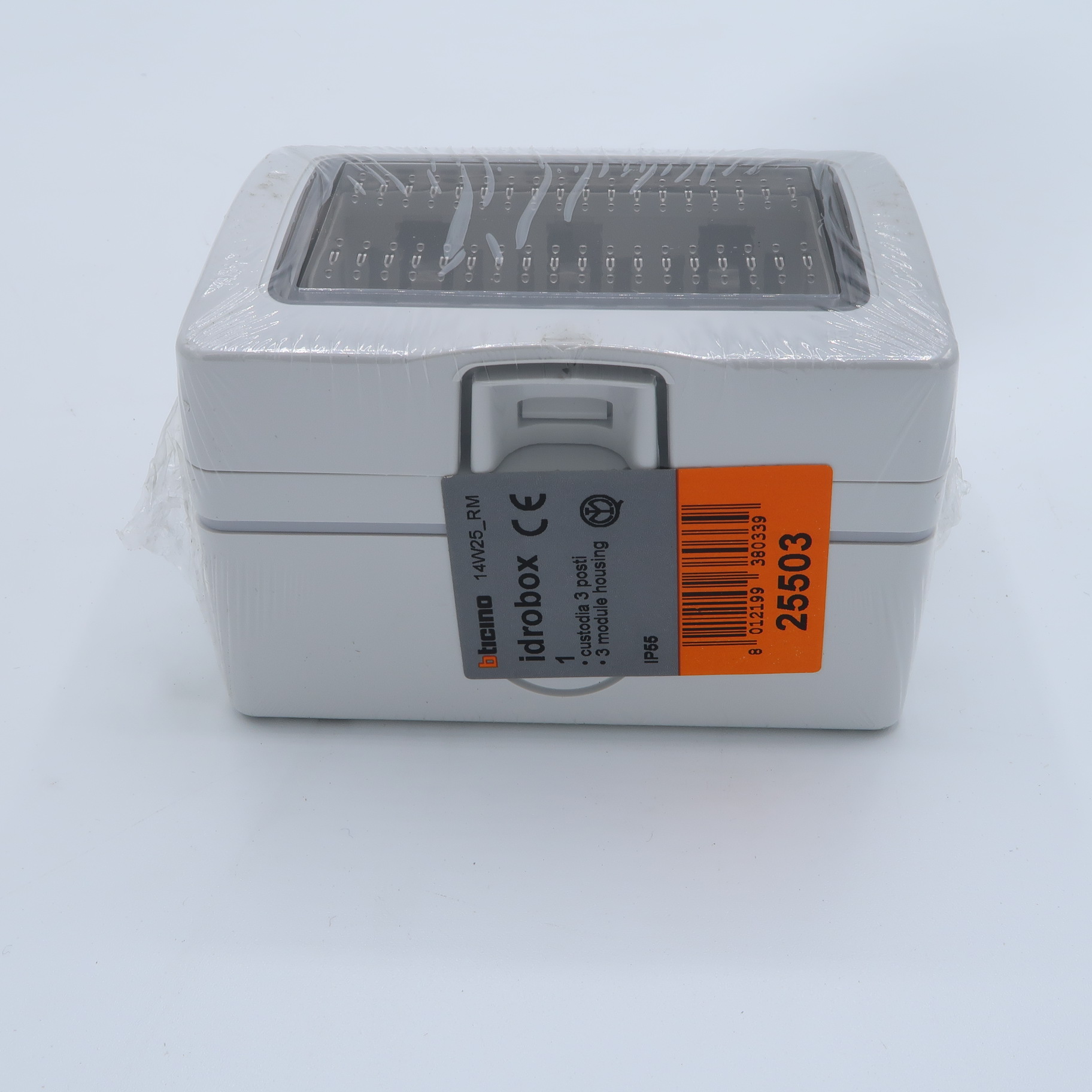 หน้ากากกันน้ำ 3 ช่อง (รุ่นลอย) Bticino