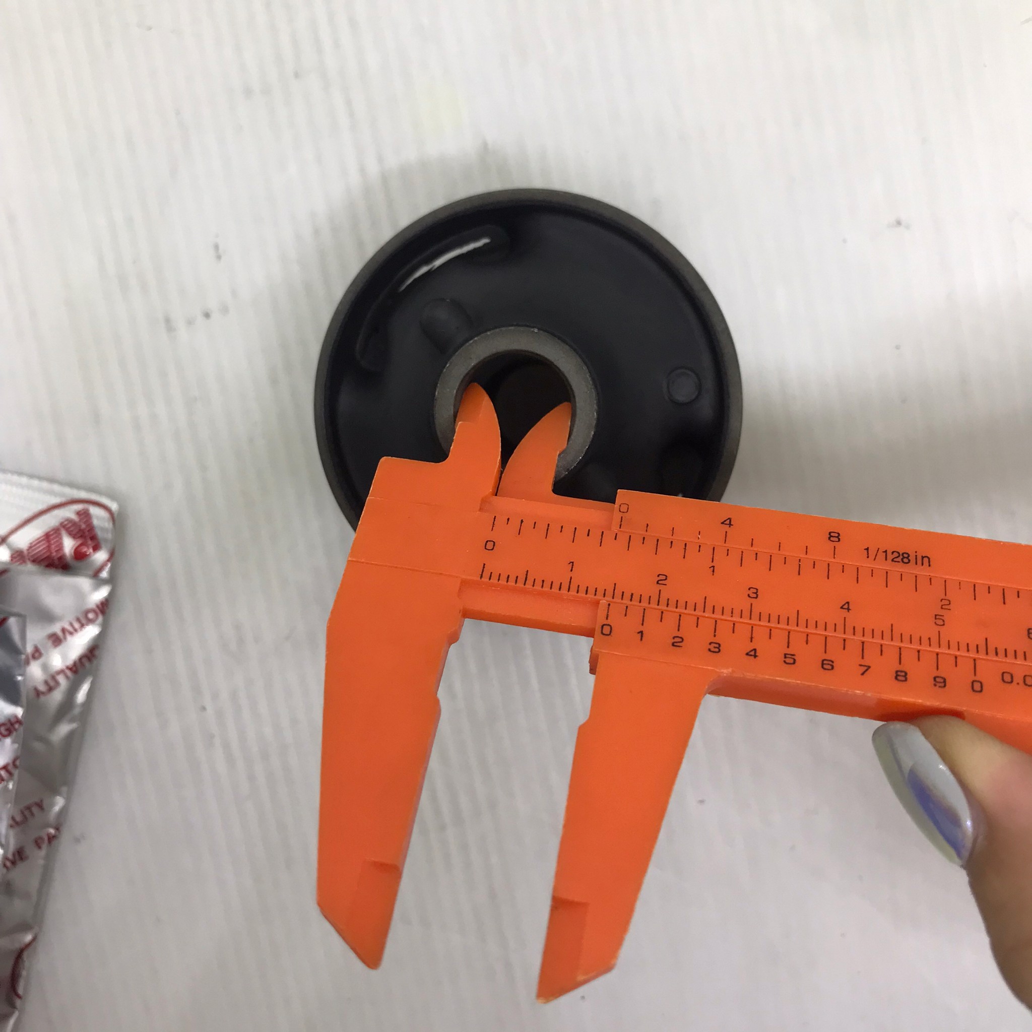 (1ตัว) บู๊ชปีกนก TOYOTA ตัวล่าง ตัวใหญ่ SXV10 ปี 1994-1998 ตัว ล่าง โตโยต้า คัมรี่ / LOWER / BIG ARM BUSHING ยี่ห้อ RBI / เบอร์ 48655-33040 / T24C02WB