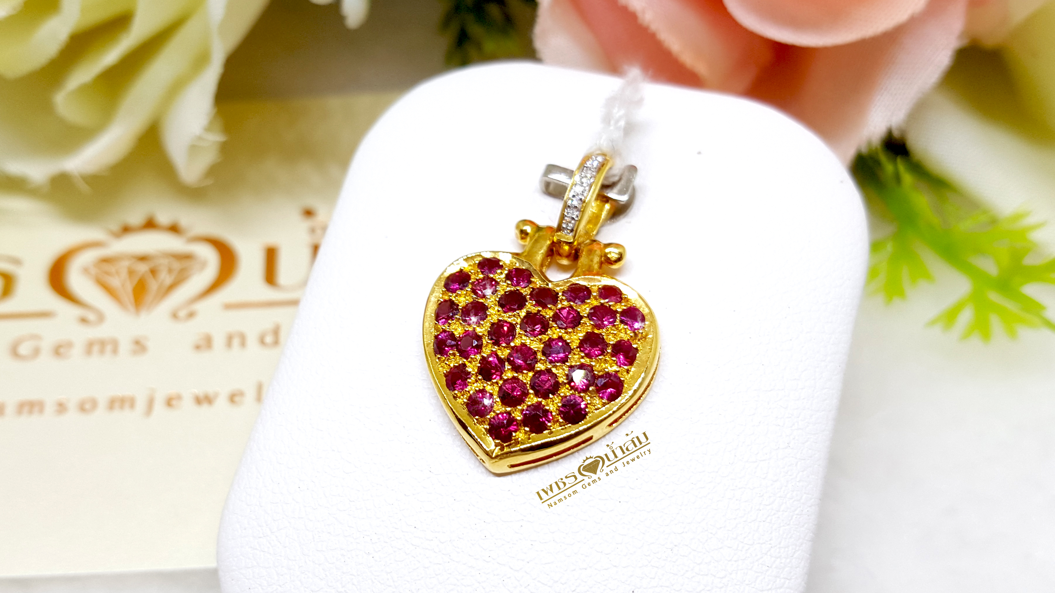 จี้พลอยทับทิม Ruby ทรงหัวใจ สีแดงสด การออกแบบเข้าขั้น งานคลาสสิก อ่อนชัอยยิ่ง