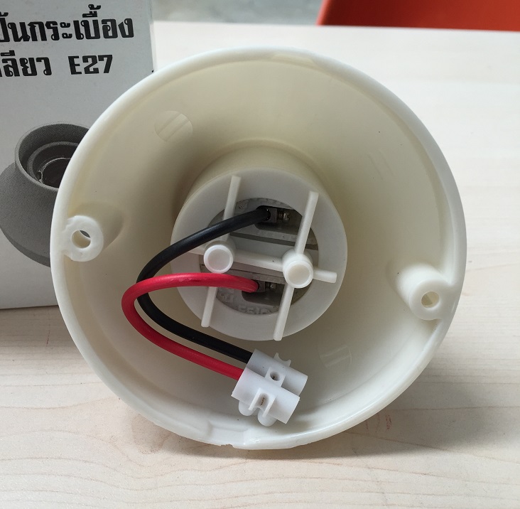 ขั้วติดแป้น PVC E27 สีขาว