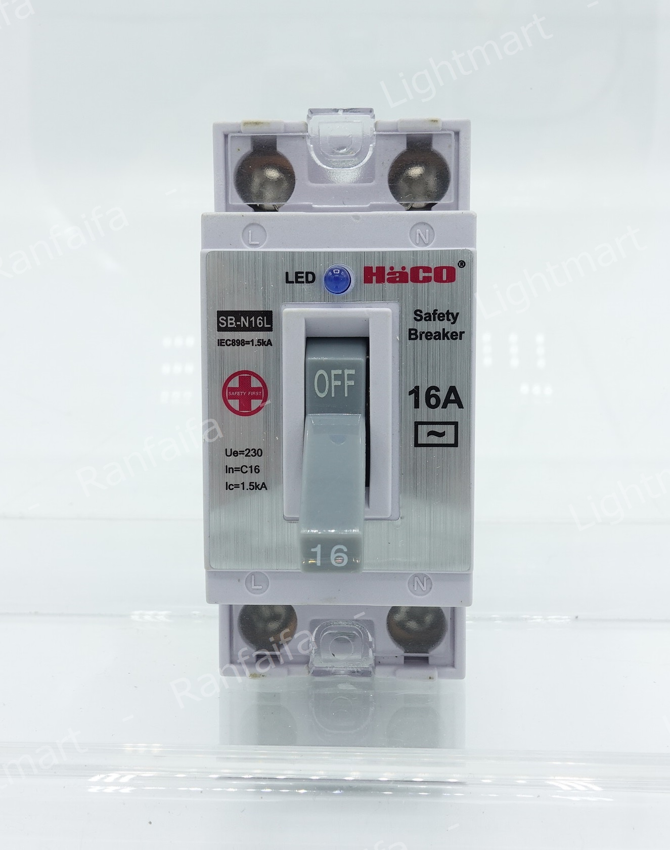 เซฟตี้เบรกเกอร์ 2P 10-32A HACO (มีไฟ) **แถมกล่อง