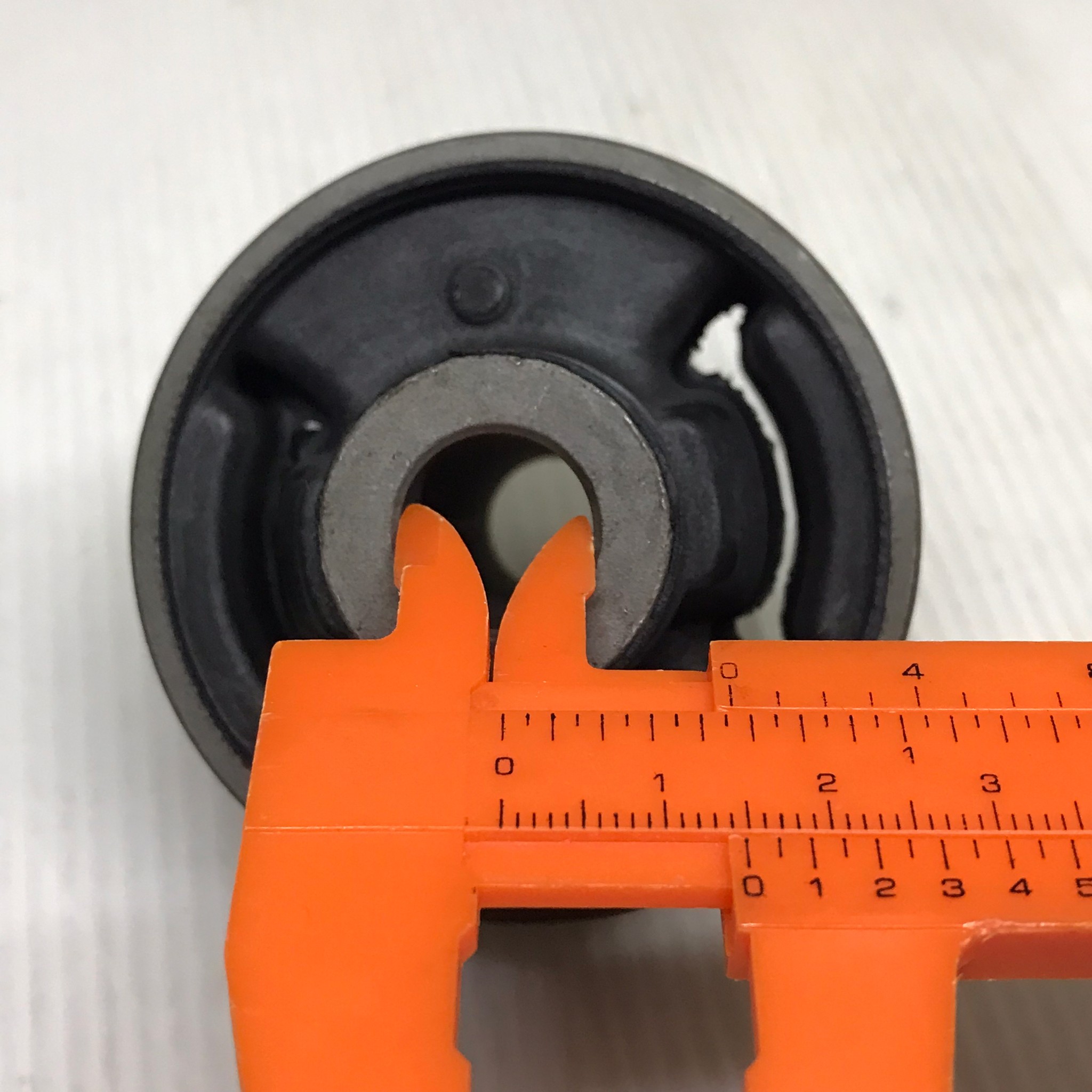 (1ตัว) บู๊ชปีกนก HONDA ตัวล่าง ตัวใหญ่ CIVIC DIMENSION / ES ปี 2001-2005 / CR-V ปี 2002 (G2) ตัว ล่าง ฮอนด้า ซีวิค ไดเมนชั่น / LOWER / BIG ARM BUSHING ยี่ห้อ RBI เบอร์ 51391-S5A-024 / 51391-S7A-005 / O24201WB