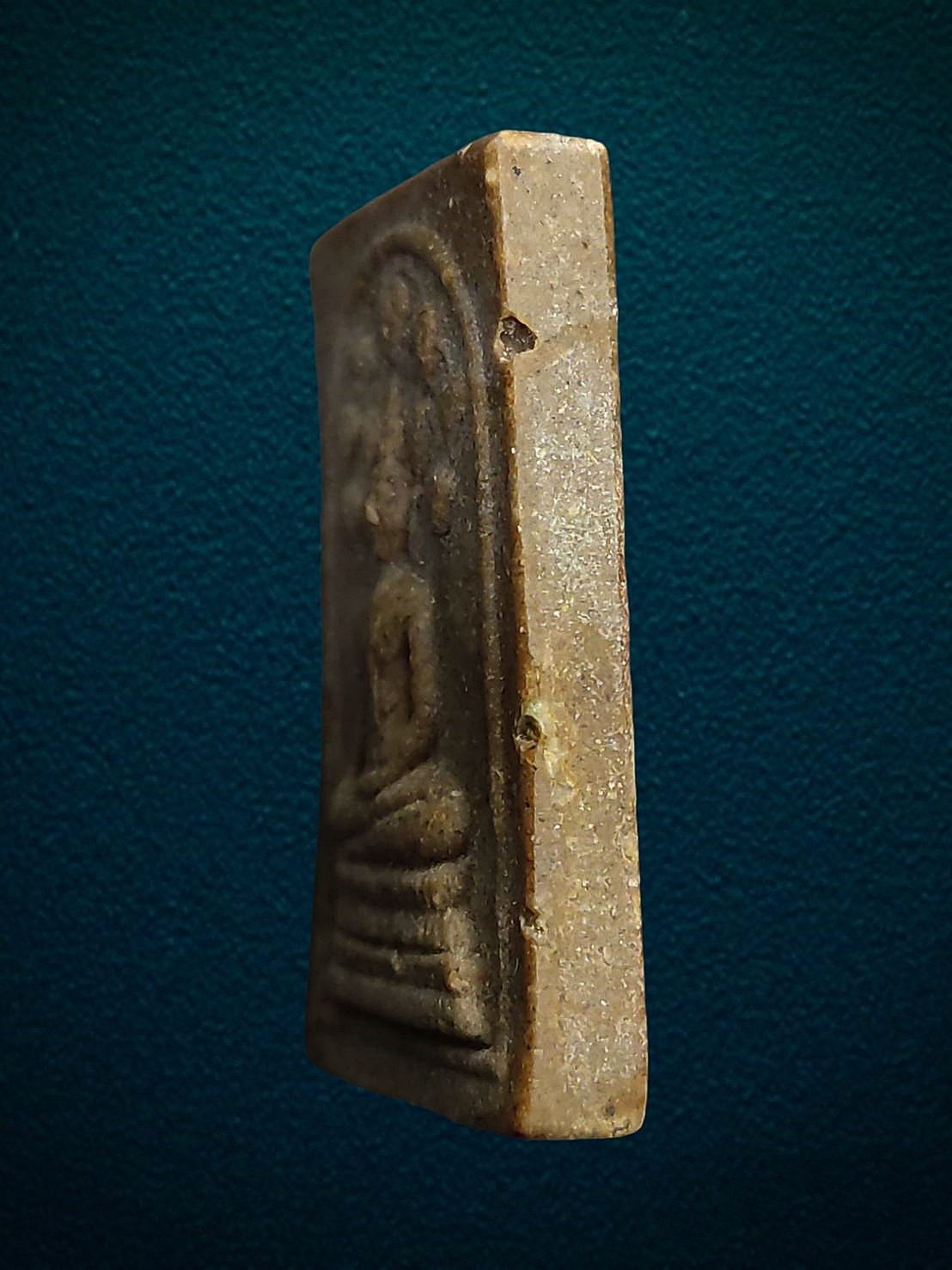 พระสมเด็จเนื้อผงผสมว่าน พิมพ์ปรกโพธิ์ 9 ใบเล็ก หลังยันต์พุทธะสังมิ หลวงพ่อกวย วัดโฆสิตาราม ชัยนาท