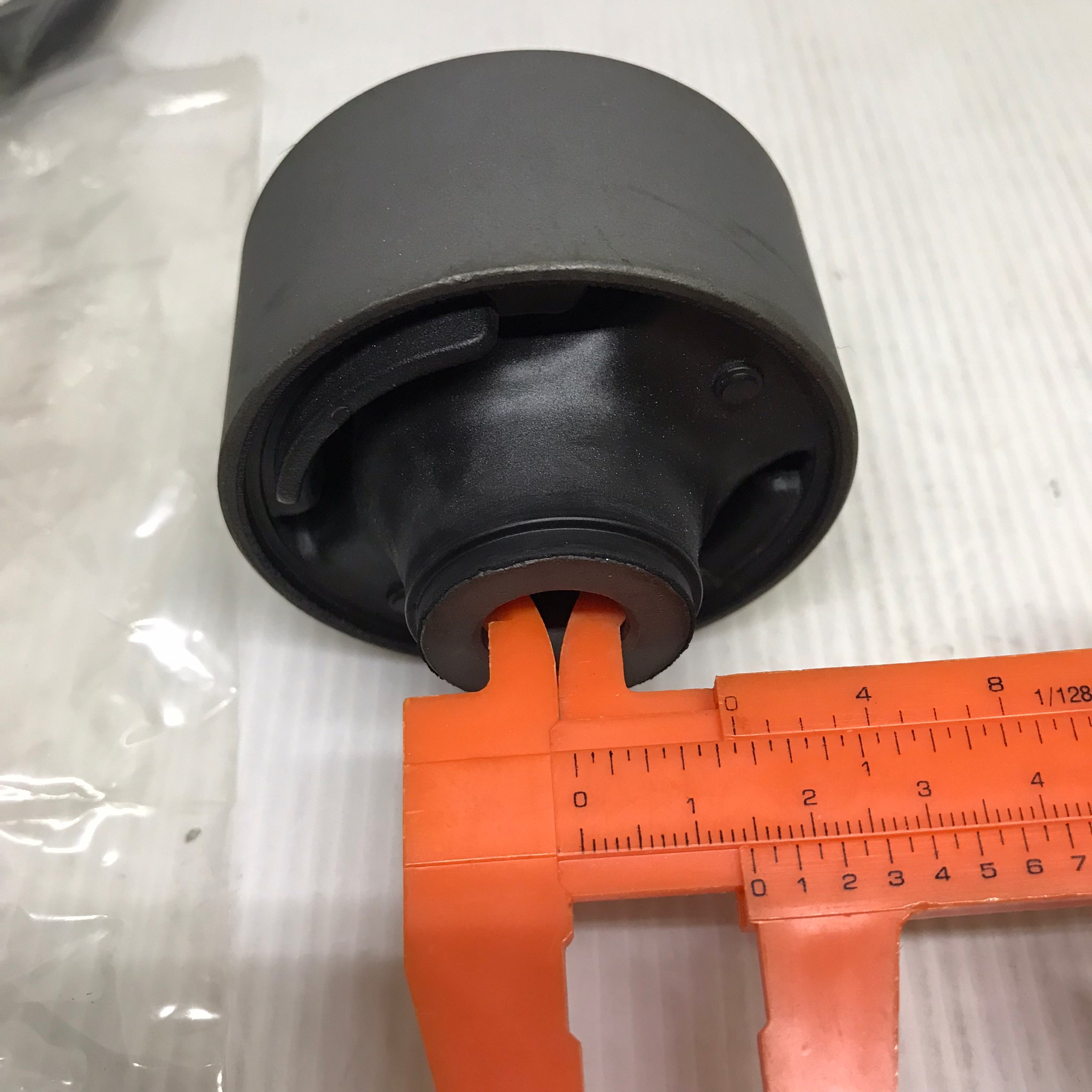 (1ตัว) บู๊ชปีกนก HONDA ตัวล่าง ตัวใหญ่ CIVIC FD ปี 2006 ตัว ล่าง ฮอนด้า ซีวิค นางฟ้า / LOWER / BIG ARM BUSHING ยี่ห้อ RBI เบอร์ 51391-SNA-903 / O24206WB