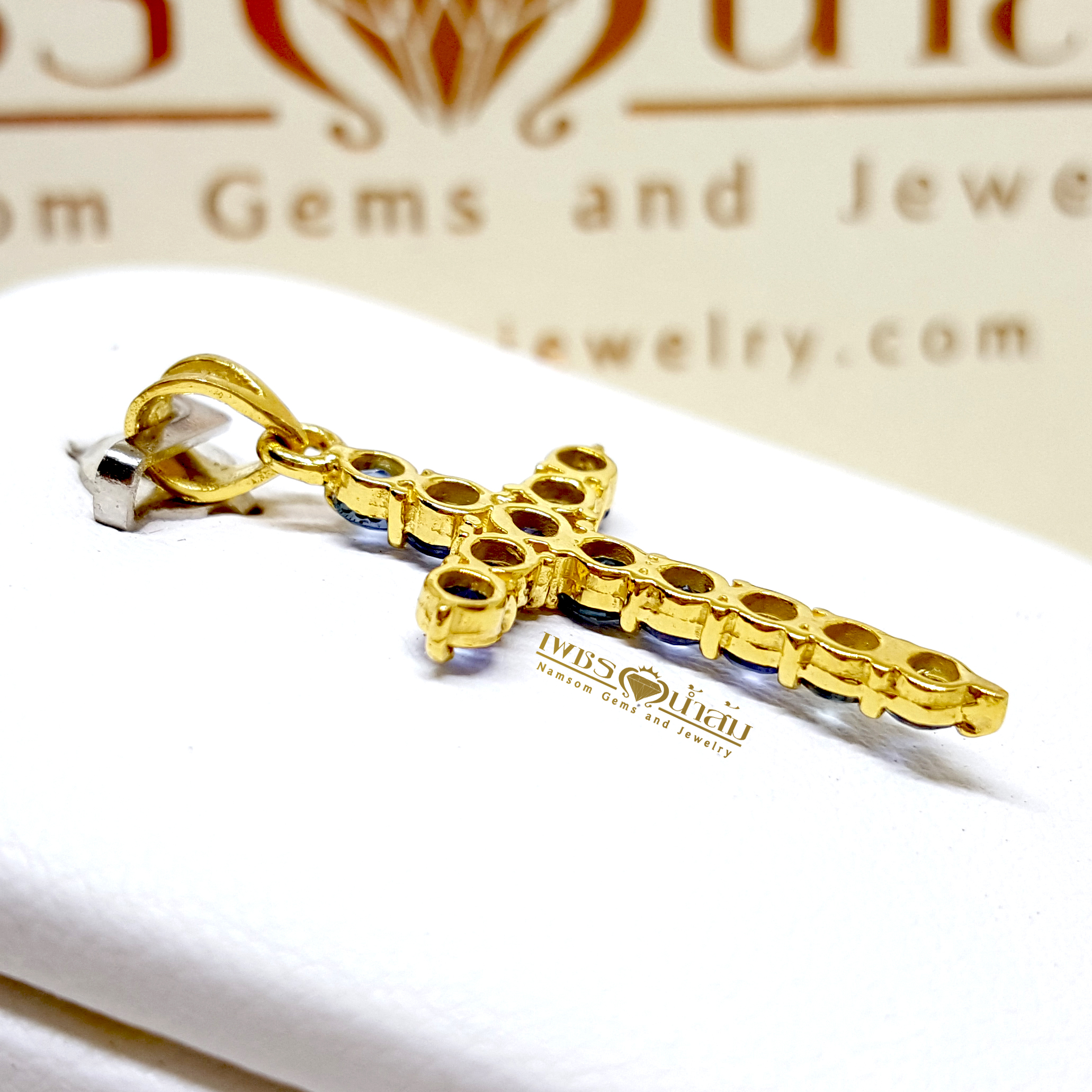 จี้กางเขนพระคริส เล่นลูกเล่นด้วยพลอยไพลิน สีสวยหายาก น้ำงาม Blue Sapphire