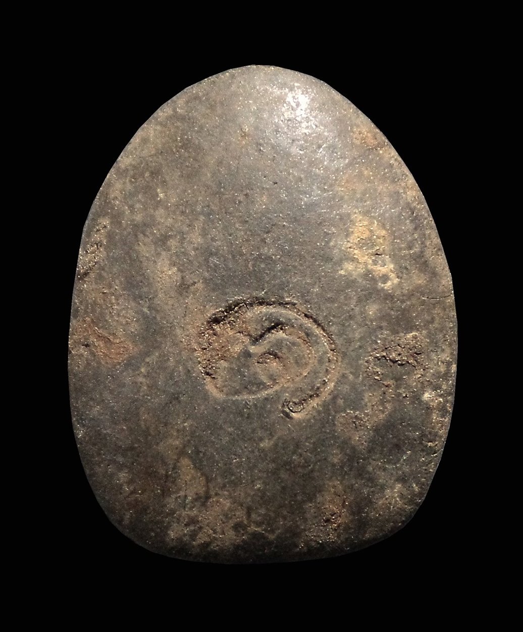 พระปิดตาเนื้อผงคลุกรัก