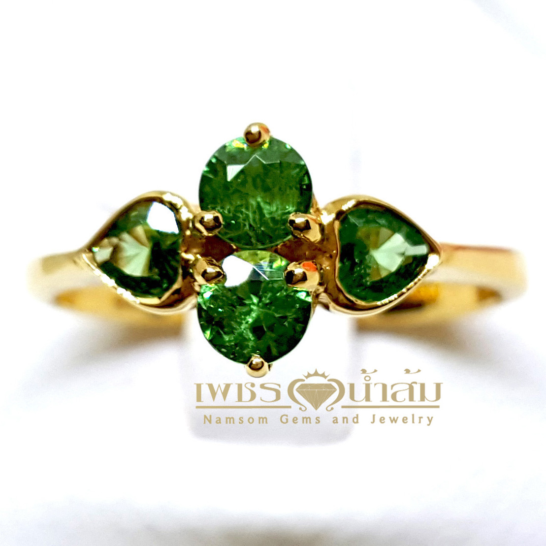 แหวนพลอยซาร์โวไรท์ Tsavorite สีสวยสด วงเล็กน่ารักในราคาเบาๆ บนตัวเรือนทองแท้ทั้งตัวเรือน