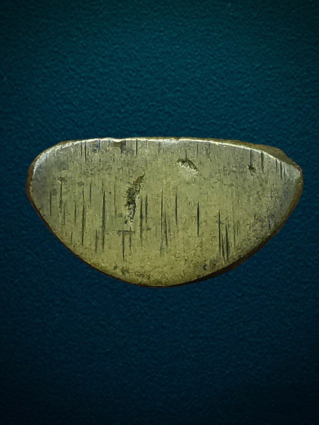 หลวงพ่อเดิมพิมพ์หน้า ฝรั่ง ออก วัดอินทาราม ปลุกเสก พร้อมพิมพ์ยายพวง(นิยม) พิมพ์นี้เรียกพิมพ์หน้าฝรั่ง หรือรุ่น(พงษ์ศิลป์)สร้างให้หลวงพ่อเดิมปลุกเสก ปี2493