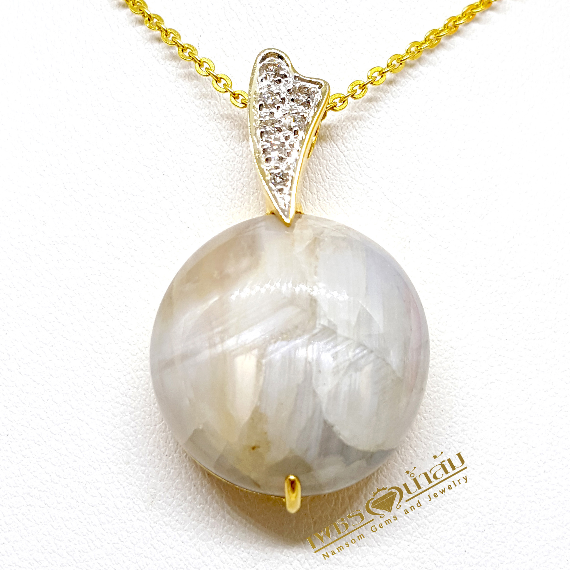 จี้พลอยไพลิน ยี่หร่า Sapphire เม็ดใหญ่ ประดับตกแต่งด้วยเพชรแท้ น้ำงาม