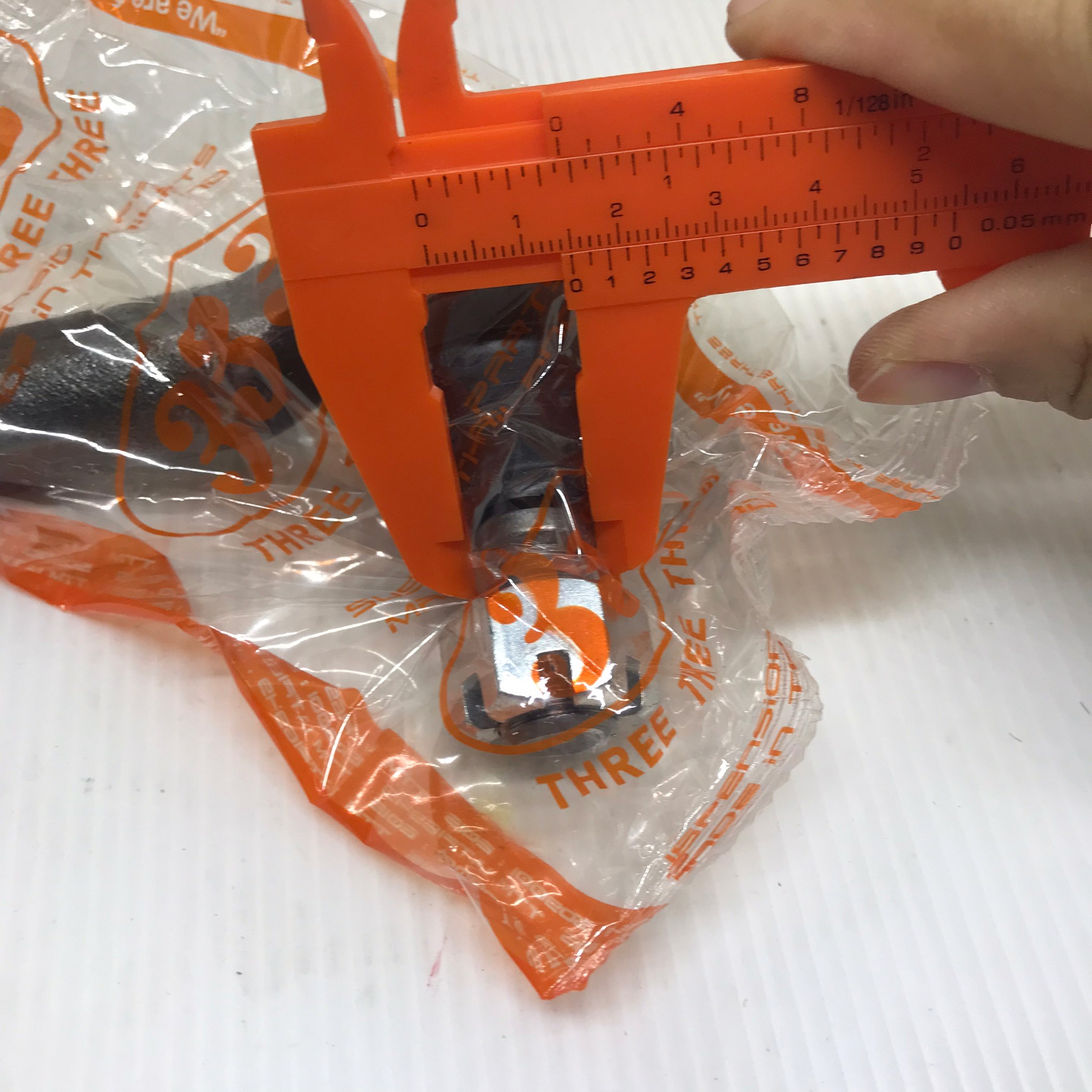 (2 ตัว) ลูกหมากคันชักสั้น TOYOTA HILUX REVO 2WD 4WD / FORTUNER ปี 2015-On โตโยต้า รีโว่ ฟอร์จูนเนอร์ / เบอร์ 3E-A121 / ยี่ห้อ 333 / Three Three Three (TIE ROD END) 1 คู่