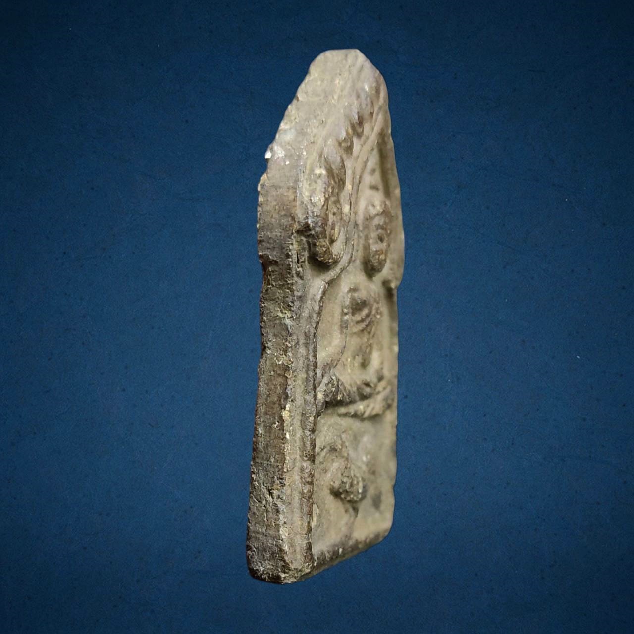 พระพิมพ์ขุนแผนขี่ไก่ หลวงพ่อกวย วัดโฆสิตาราม จ.ชัยนาท เนื้อดิน