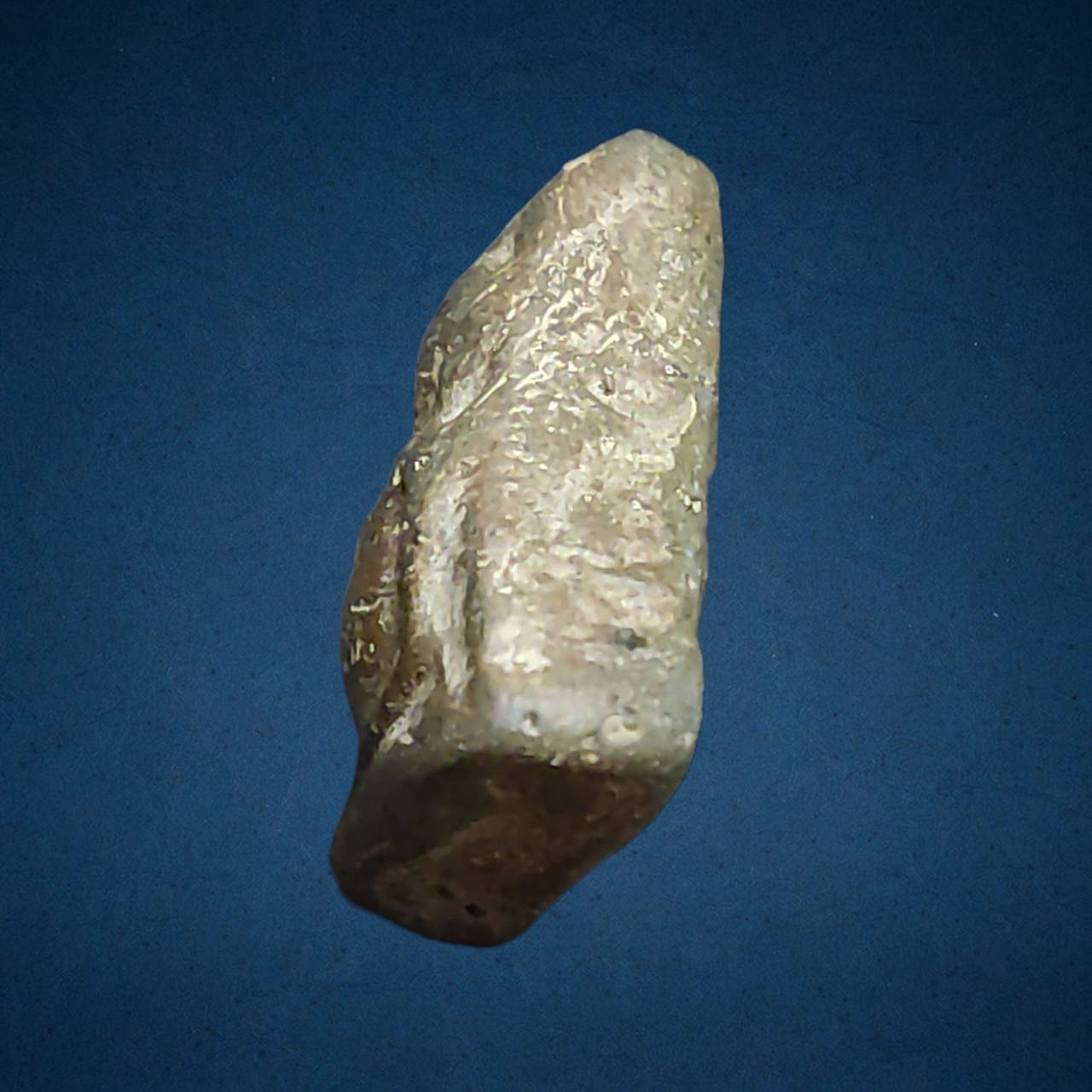 พระนางพญา อกนูนเล็ก วัดนางพญา พิษณุโลก เนื้อดิน