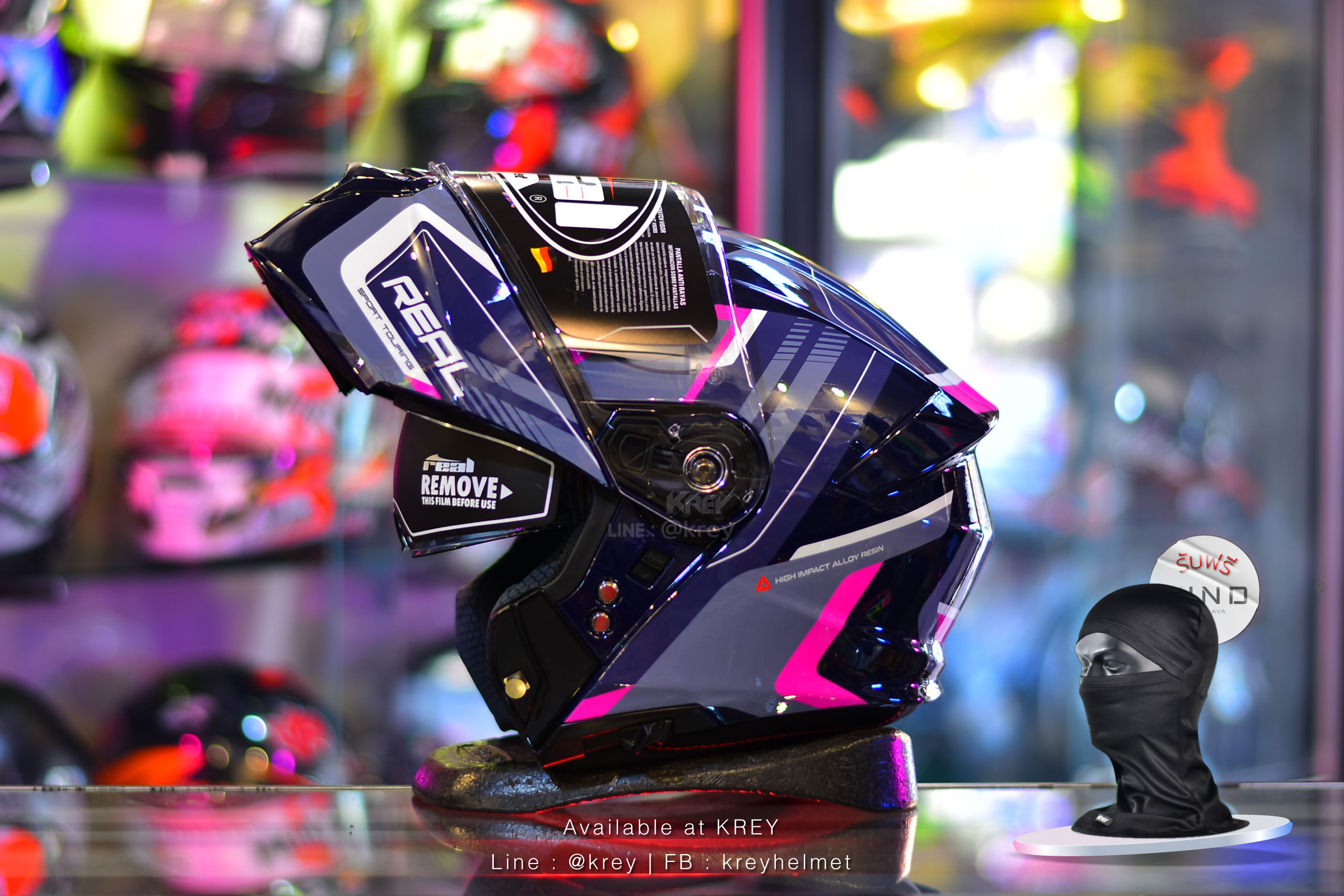 Real model Atlas Stratus Dark Blue Pink