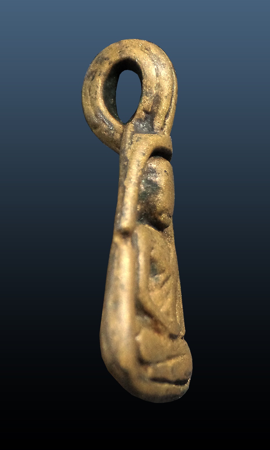 เหรียญหล่อ จอบเล็ก หลวงพ่อเงิน วัดบางคลาน จ.พิจิตร