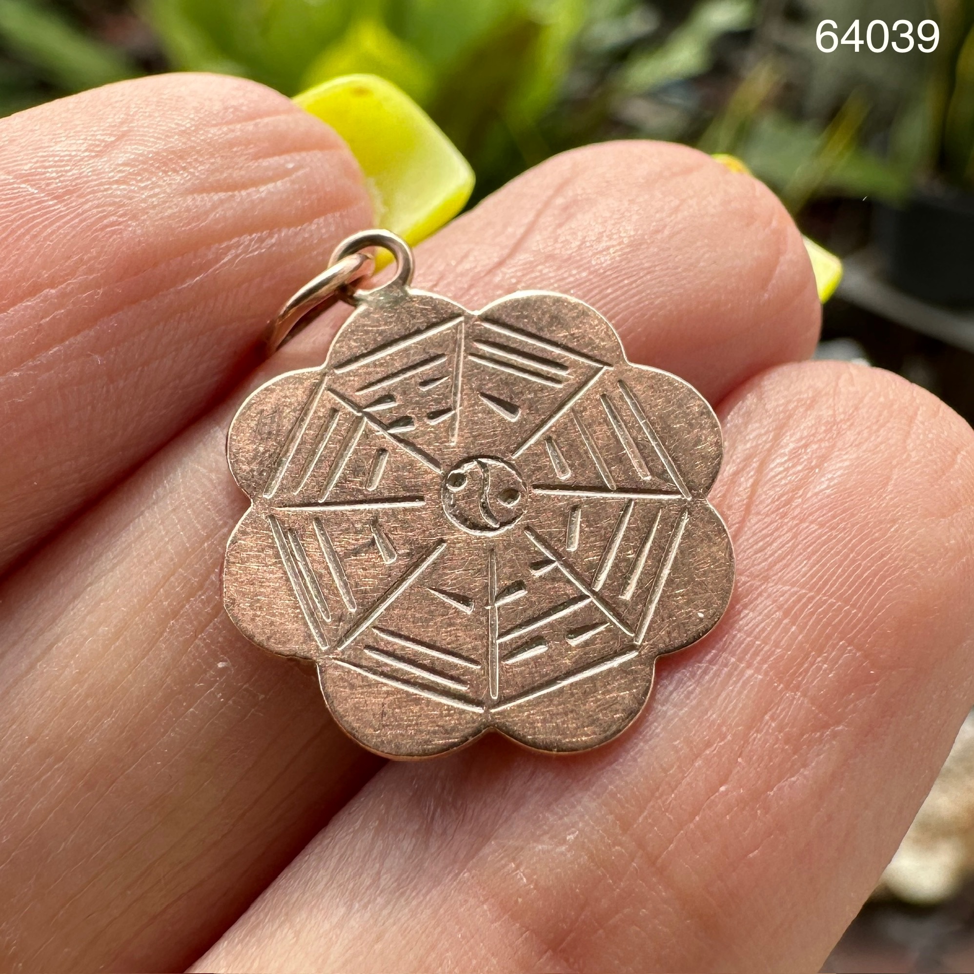 รหัส 64039 จี้ ดอกเหมย นาก40 หยินหยาง เสริมดวง นน. 1.14 g