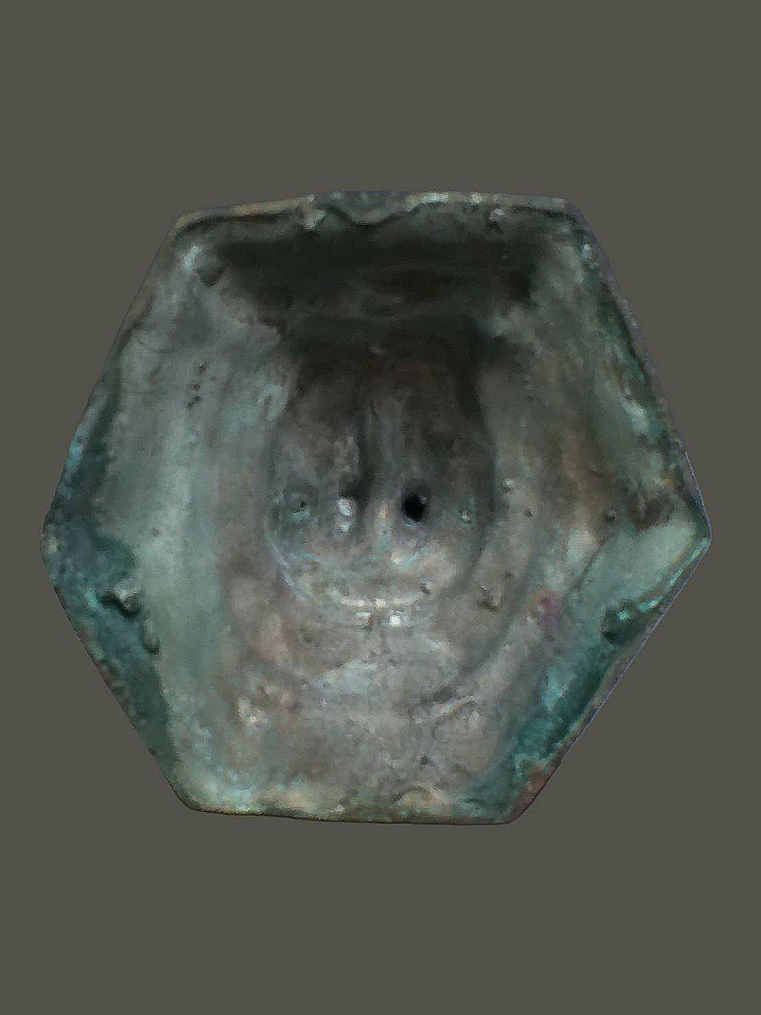 พระบูชาปางอุ้มบาตร ( พระประจำวันพุธ ) เนื้อทองเหลือง หล่อหนา มีน้ำหนัก ขนาดสูง 15 นิ้ว