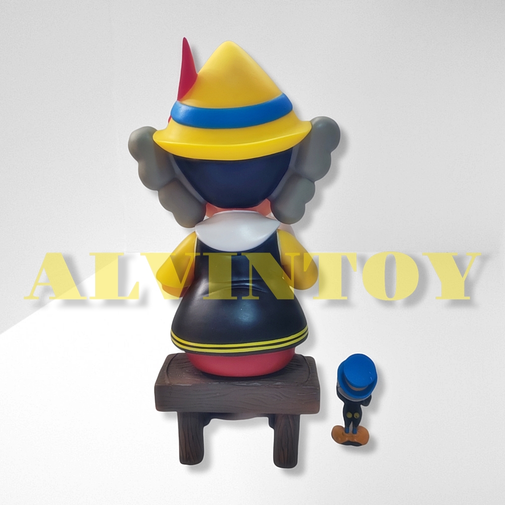 KAWS Pinocchio & Jiminy Cricket โมเดลพิน็อกคิโอ ความสูง 23 ซม. & คริกเก็ต ความสูง 5 ซม.