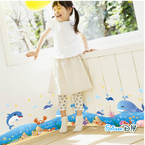 Transparent wall sticker สติ๊กเกอร์ติดผนังแต่งขอบ วาฬเริงร่า (กว้าง137cm.xสูง43cm.)