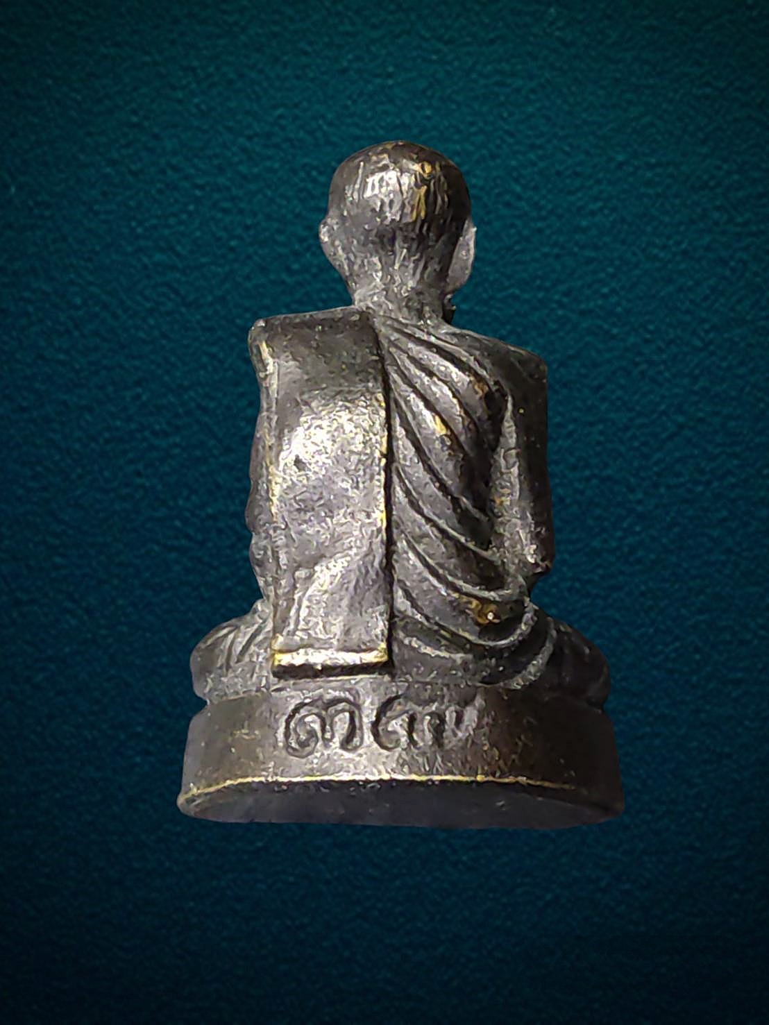 รูปหล่อเหมือน หลวงพ่อกุหลาบ วัดใหญ่สว่างอารมณ์ จ.นนทบุรี ปี2537