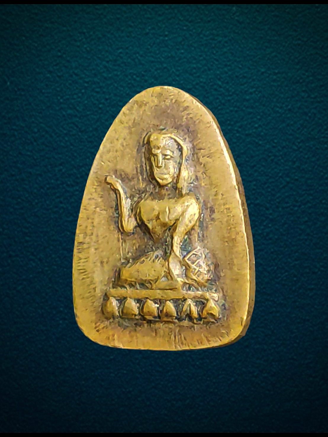 เหรียญหลวงปู่ทวดพิมพ์เล็บมือ หลังนางกวัก ร้านทองสร้างถวาย ปี2508