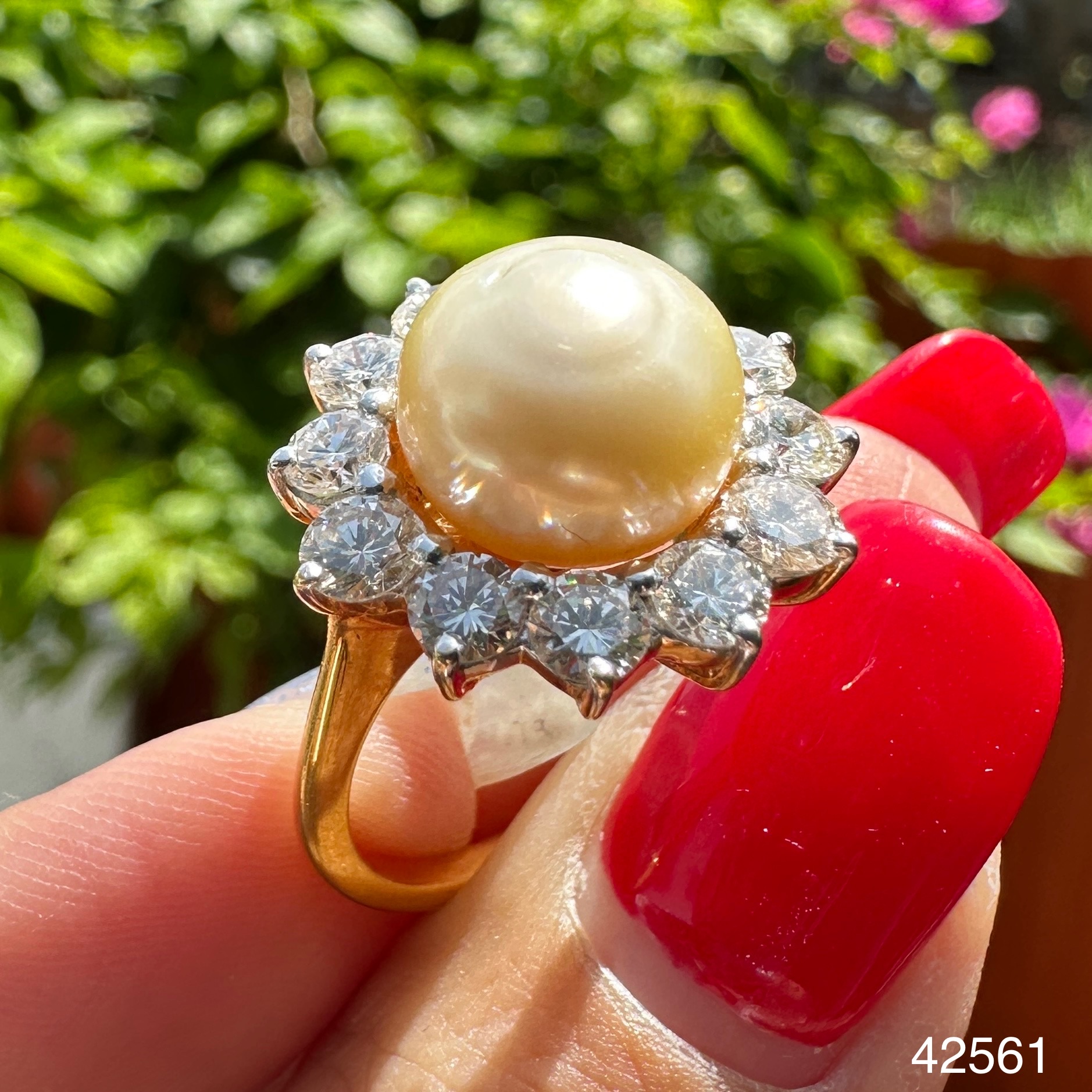 รหัส 42561 แหวน มุก South sea สีทอง 10 มิล ล้อมเพชร 12 เม็ด 1.80 กะรัต ทอง90 งานสวยมาก นน. 7.86 g