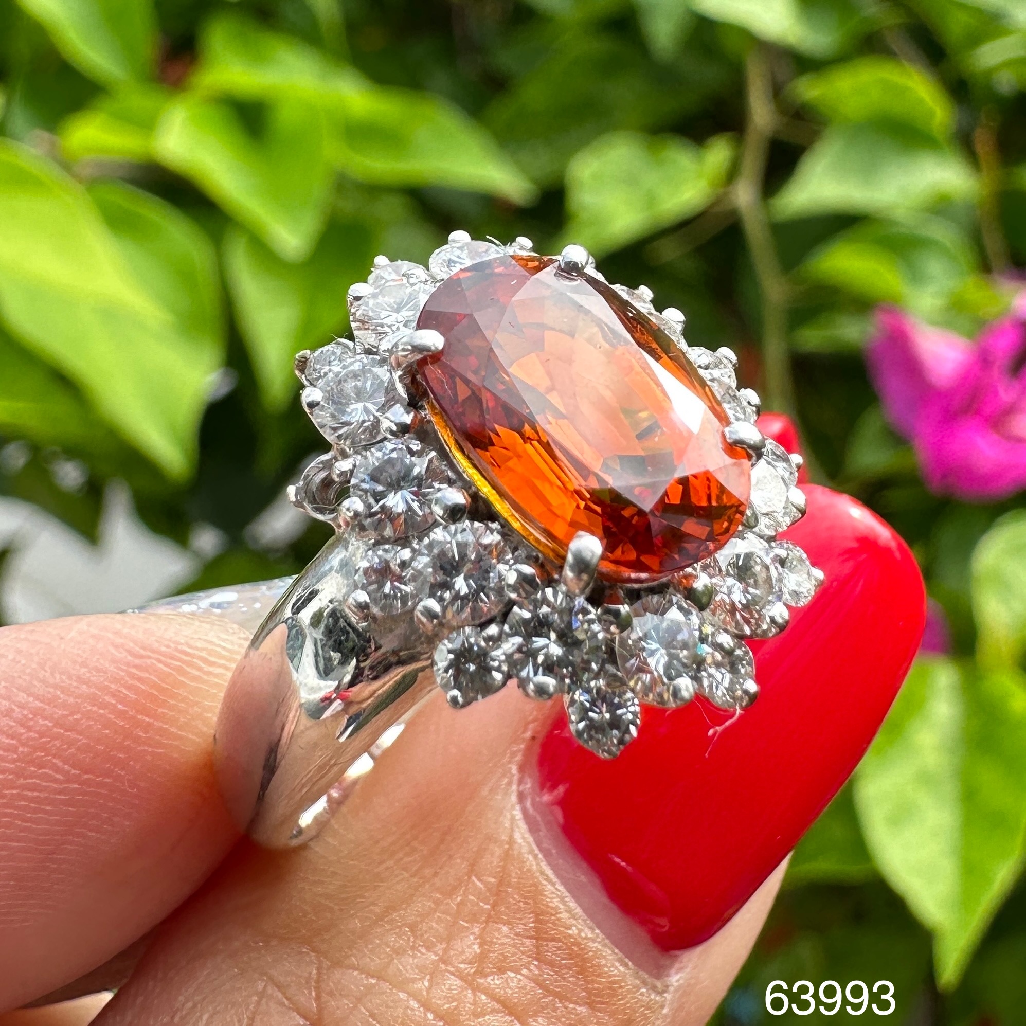 รหัส 63993 แหวน บุษราคัม บางกะจะ 3.50 กะรัต สีแม่โขง ล้อมเพชร 24 เม็ด 1.32 กะรัต ทอง18K ขนาด 59.5 นน. 8.04 g