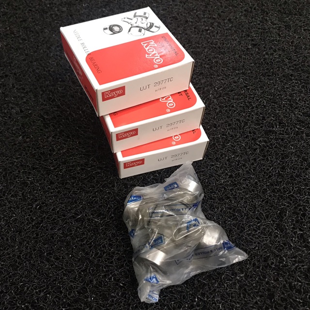 ยอยเพลากลาง ลูกปืนเพลากลาง TOYOTA LH112,VIGO,Commuter โตโยต้า 4WD ยี่ห้อ KOYO / UJT-2977