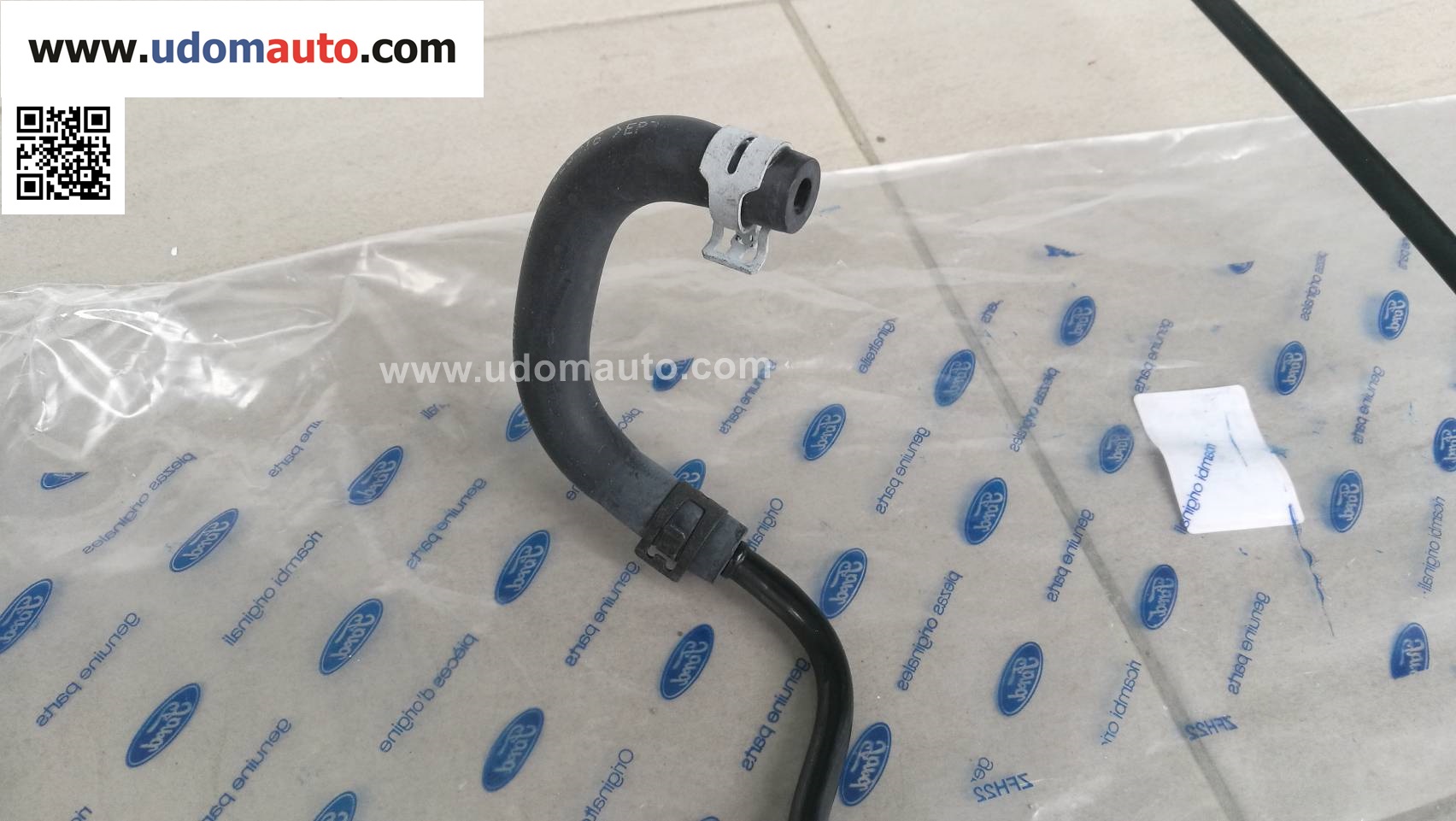 ท่อกระป๋องพักน้ำ,"ท่อนบน" FORD FIESTA " /FORDแท้