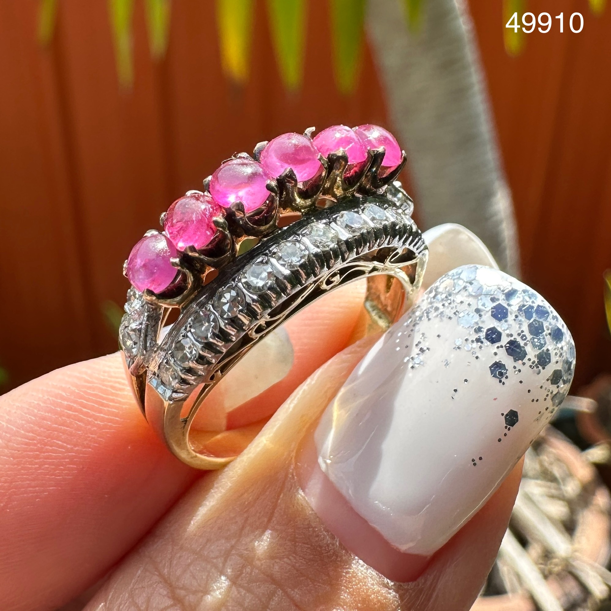 รหัส 49910 แหวน ทับทิม หลังเบี้ย ฝังเพชรกุหลาบ 26 เม็ด 0.40 กะรัต ทองK 2 สี งานเก่า หลุดจำนำ นน. 5.23 g