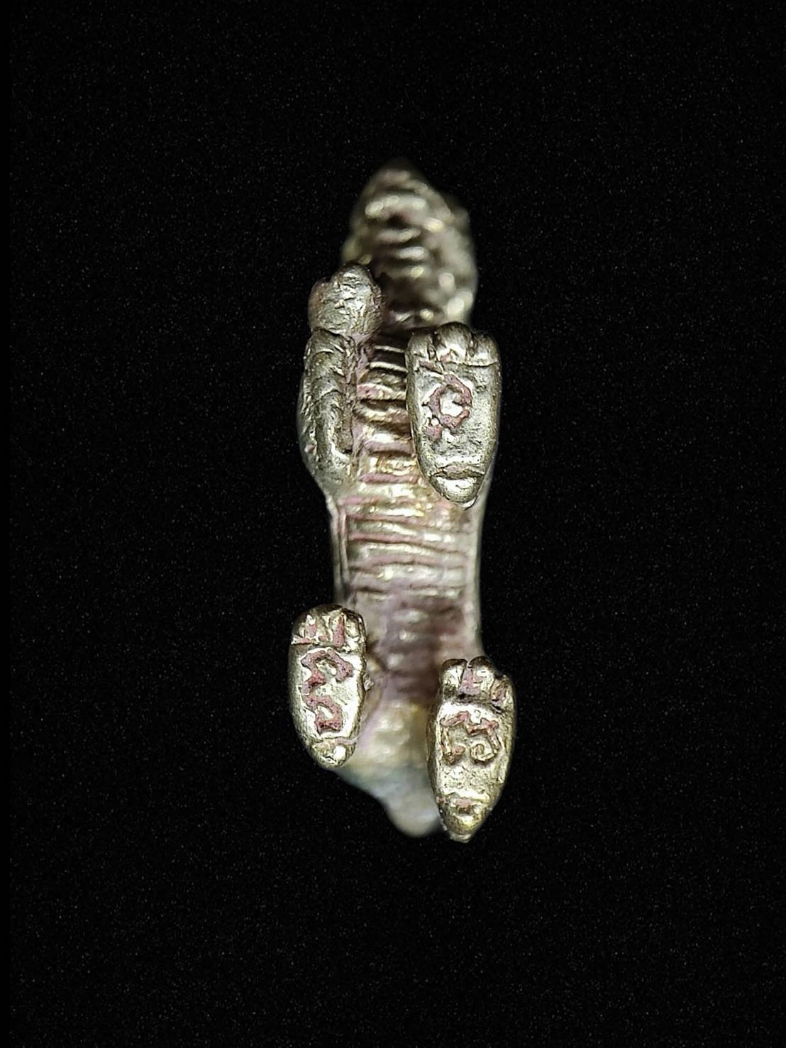 สิงห์ รุ่นแรก หลวงปู่แย้ม วัดตะเคียน นนทบุรี เนื้อทองเหลือง ปี 2541 รุ่นนิมิตรสิทธิโชคเศรษฐี