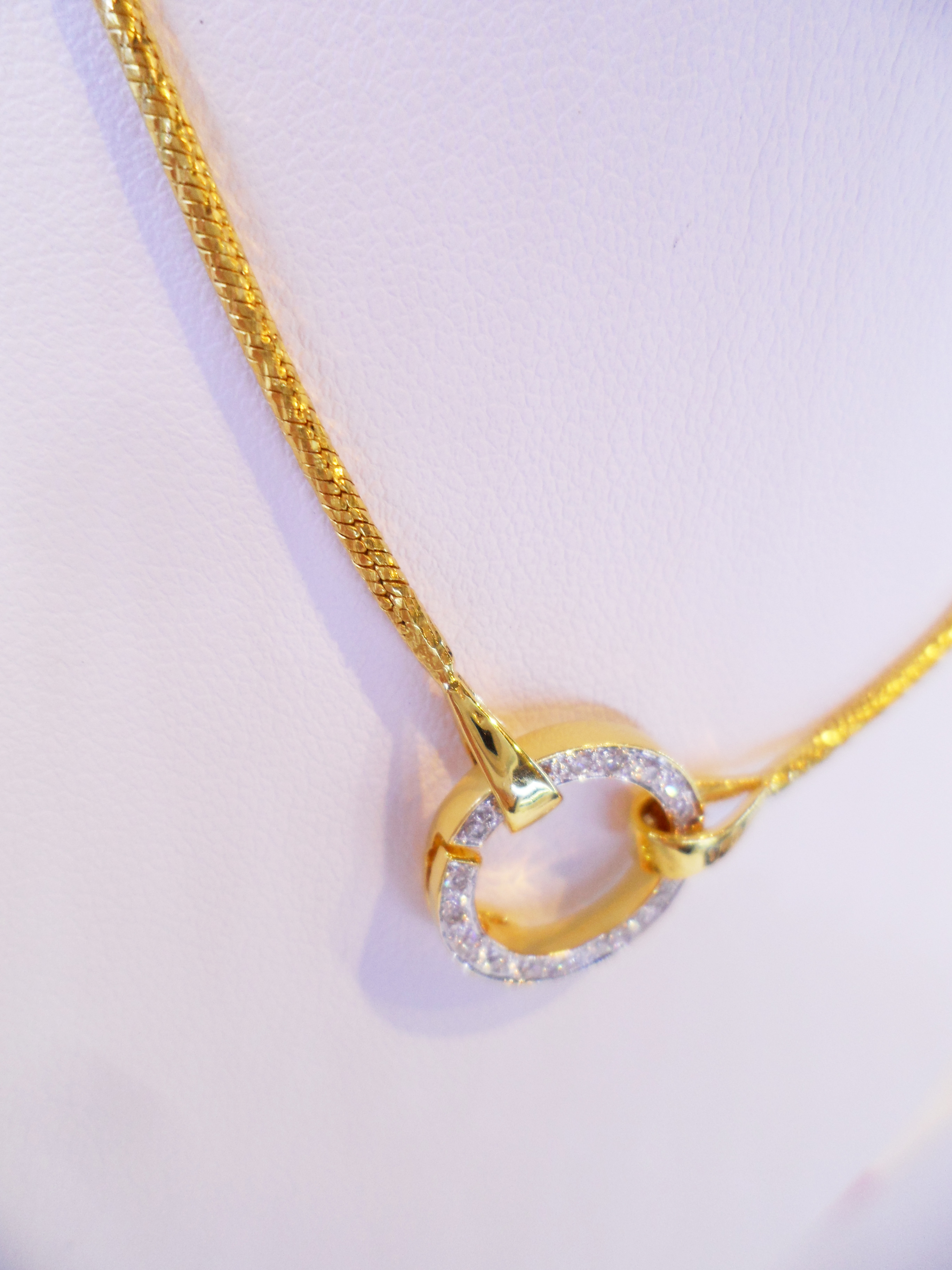 สร้อยคอทองแท้ เพชรแท้ น้ำงาม รูปทรงห่วง ดีไซน์เก๋ สุดหรู