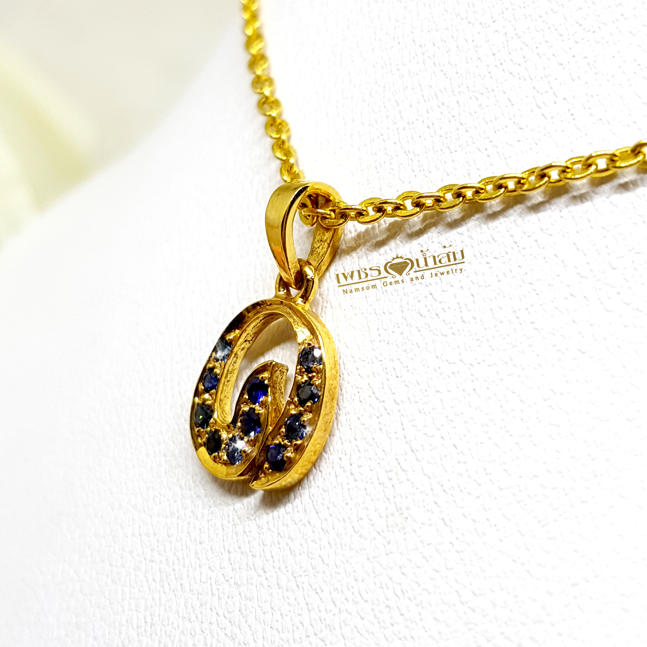 จี้พลอยไพลิน Blue Sapphire ชิ้นเล็กน่ารัก สวมใส่ได้ทุกวัน