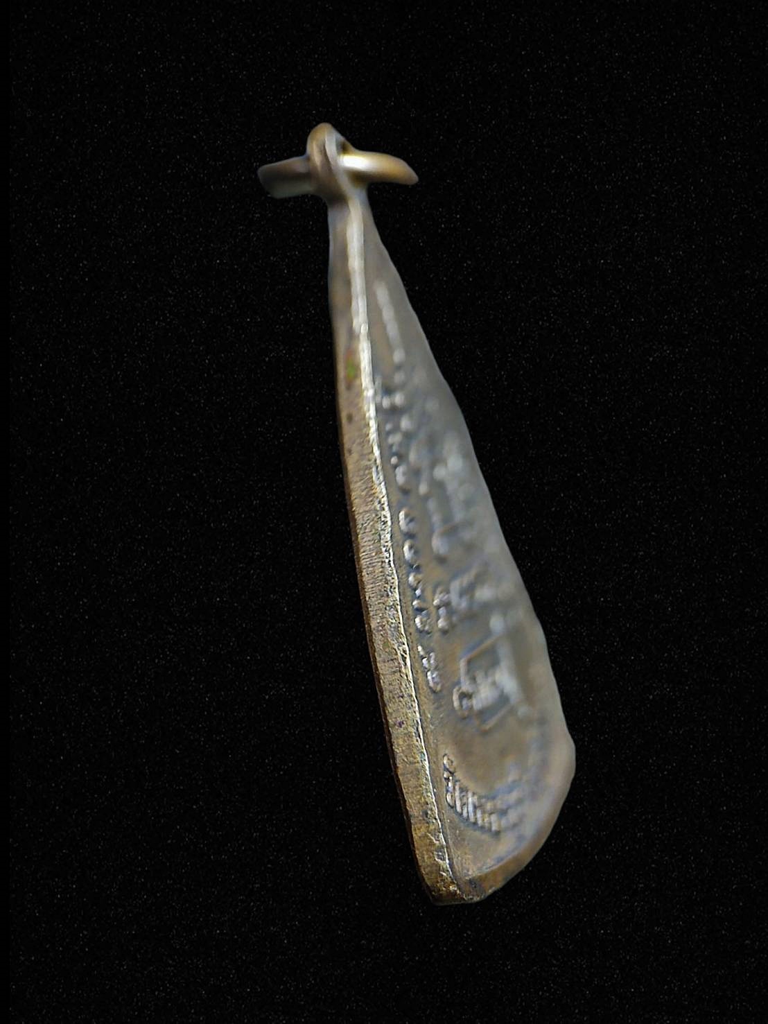 เหรียญรุ่น 9 มงคล 85ปี หลวงปู่หงษ์ พรหมปัญโญ วัดเพชรบุรี จ.สุรินทร์ ปี2545 กล่องเดิม