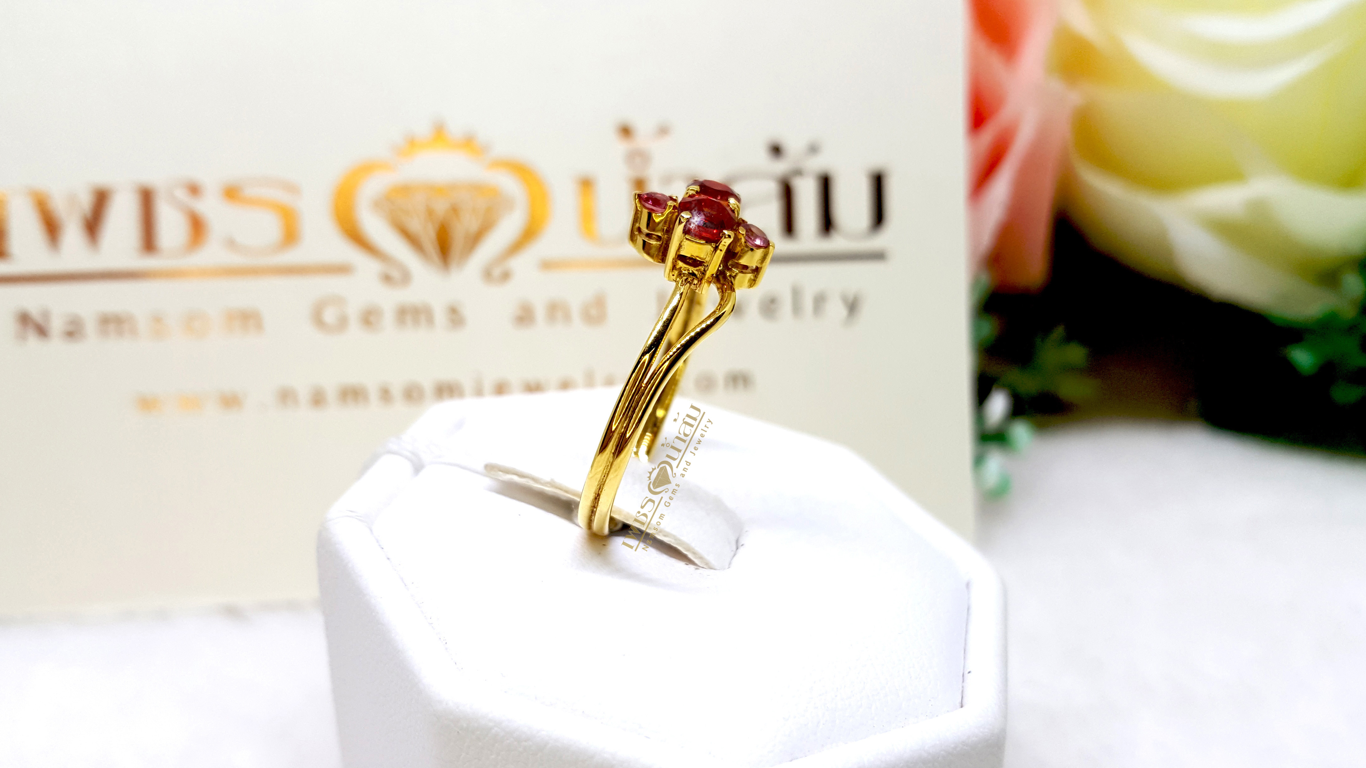แหวนพลอยทับทิม จันทบุรี สำหรับคุณผู้หญิง ทรงดอกไอวี่