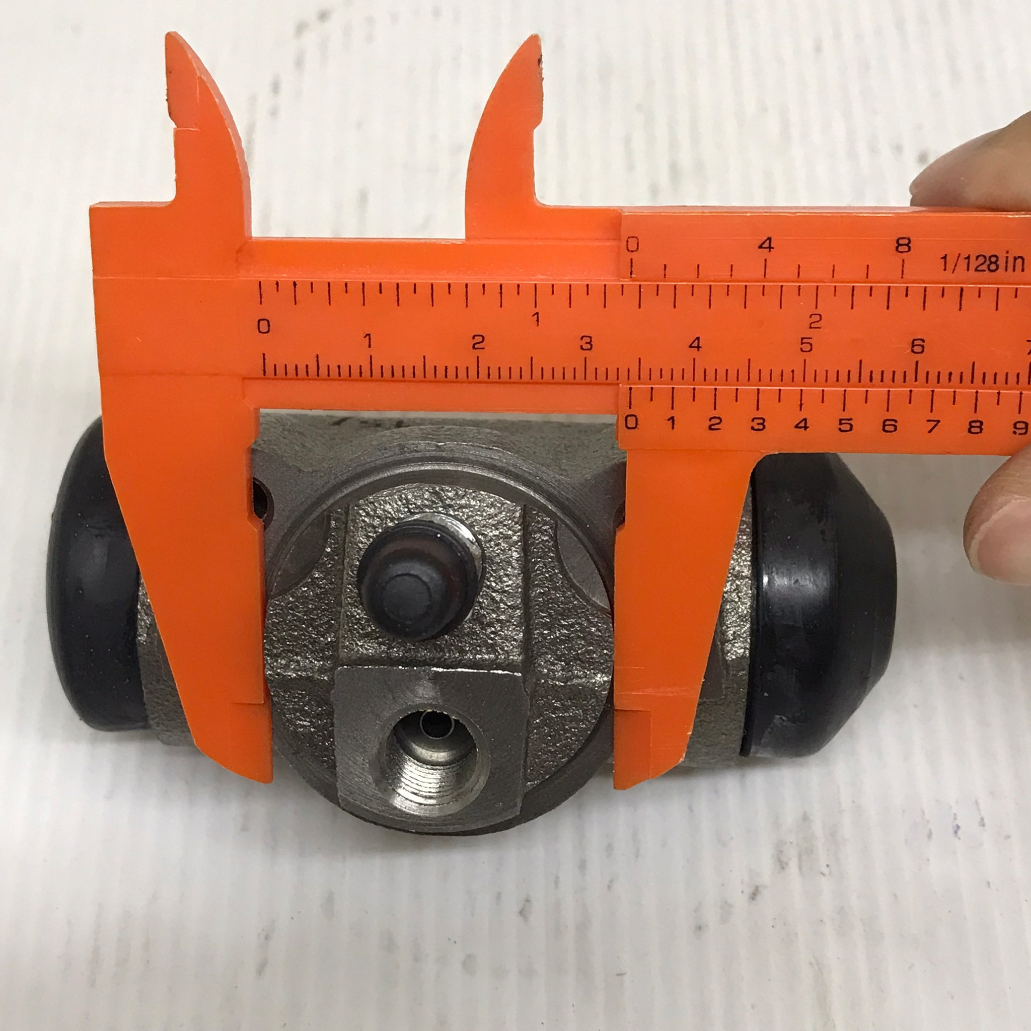 กระบอกเบรคหลัง TOYOTA LH112 / TIGER 2WD / โตโยต้า ตู้หัวจรวด / ไทเกอร์ / ซ้าย/ขวา / ขนาด (15/16) เบอร์ T-1136 / 47550-30100 / WTT-269 ยี่ห้อ BOC (Brake Wheel Cylinder)