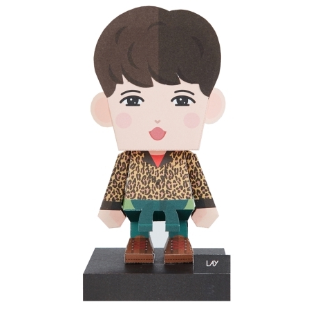 ( Pre-Order ) EXO 5TH ANNIVERSARY Paper Toy ( Lay Ver.) วางจำหน่าย 8 / 4 / 2017