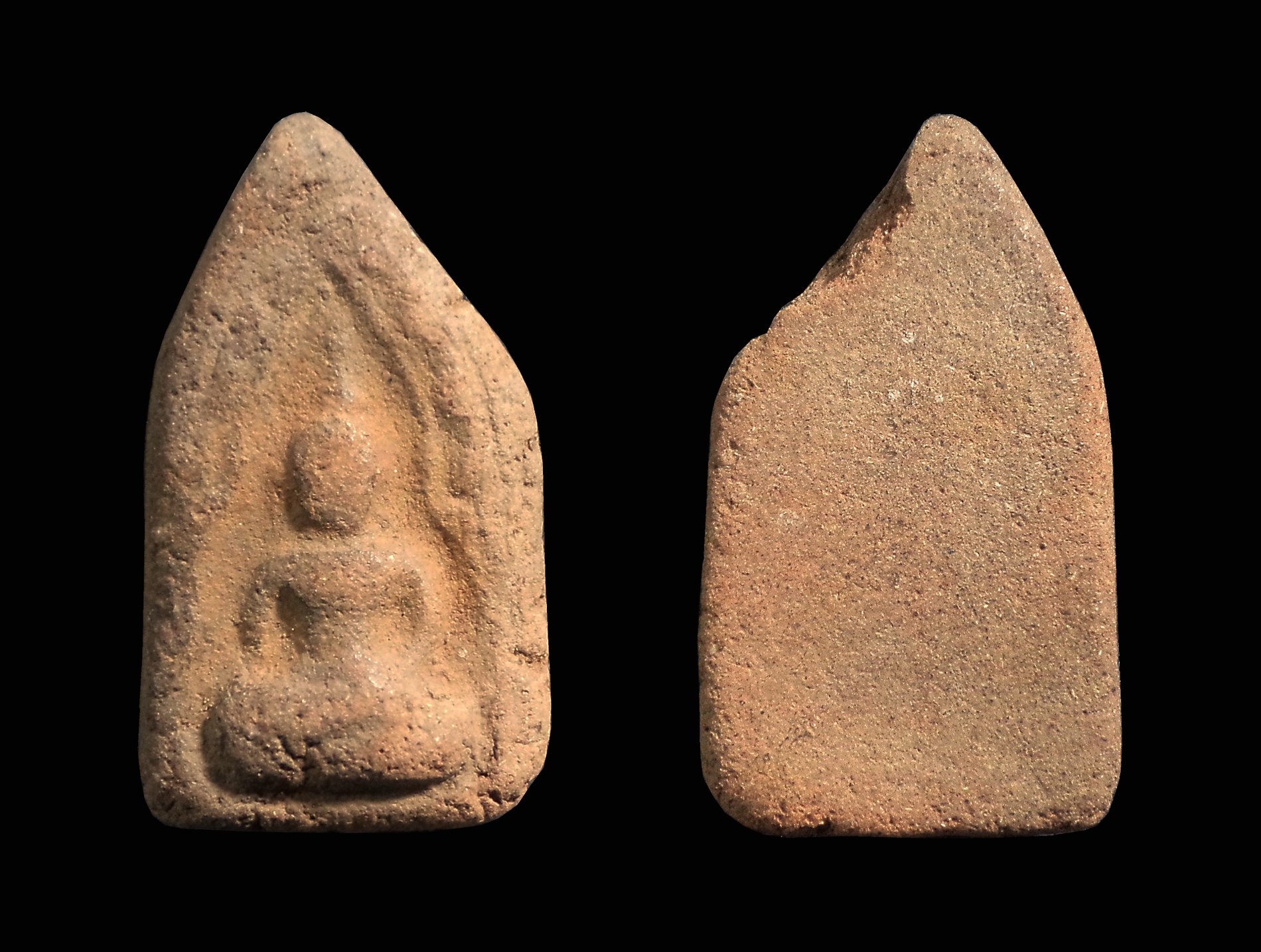 พระชินราชซุ้มทอง เนื้อดิน กรุกลางทุ่ง อ.มหาราช จ.อยุธยา