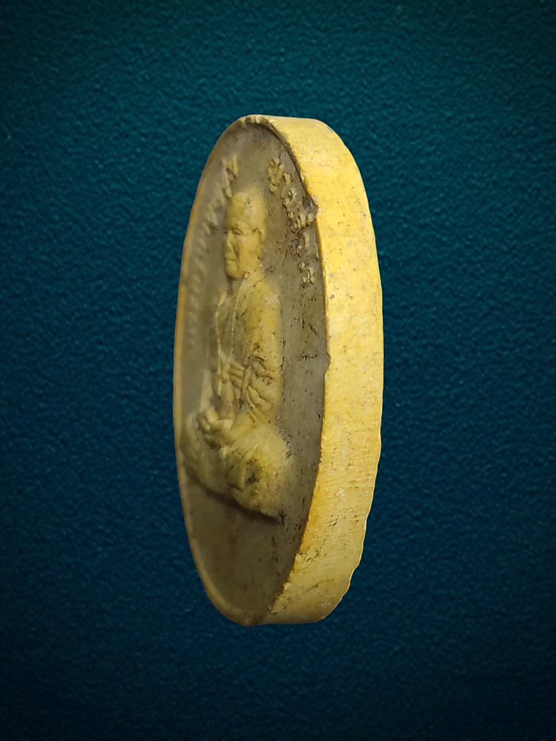 พระผงรูปเหมือน ครูบาบุญชุ่ม ญาณสังวโร รุ่นมหาลาภ