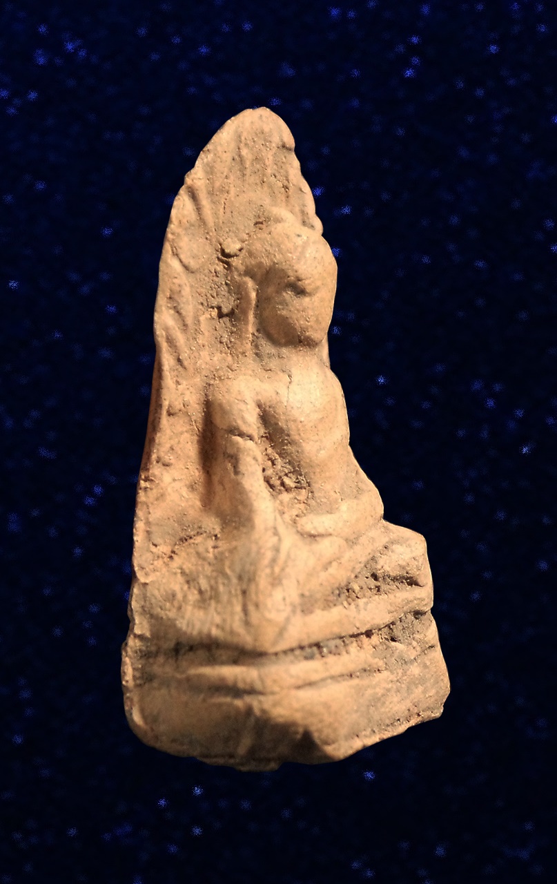 พระรอด เนื้อดิน ลำพูน