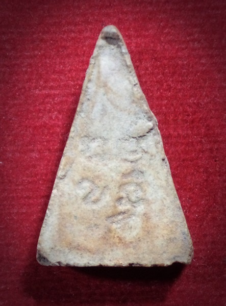 พระผง รุ่น 4 พระธรรมขันธ์ พิมพ์สามเหลี่ยม วัดปากน้ำ กทม. ปี 2514