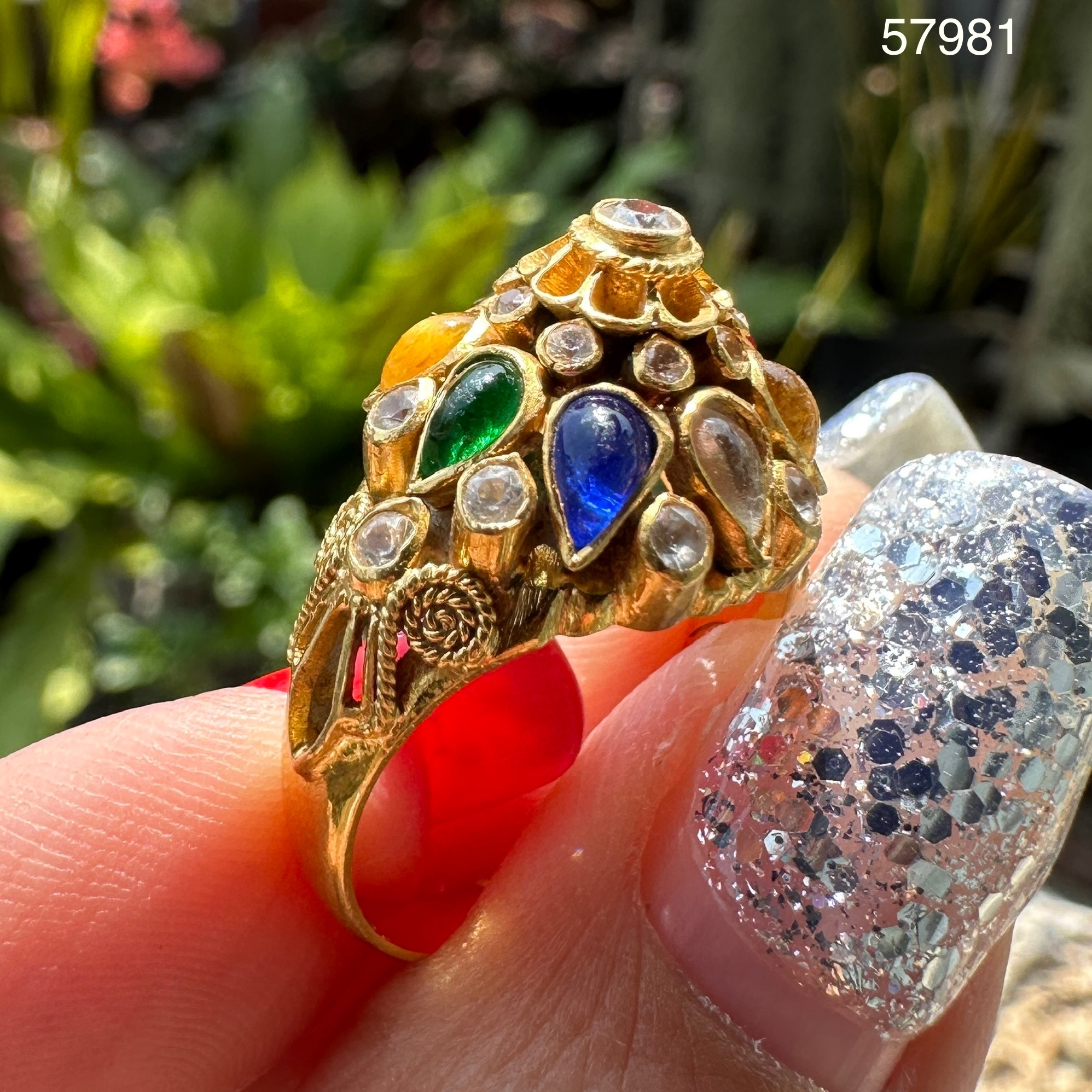 รหัส 57981 แหวน นพเก้า ทรงฉัตร ฝังพลอยขาว ทอง90 งานสวยมาก นน. 5.54 g