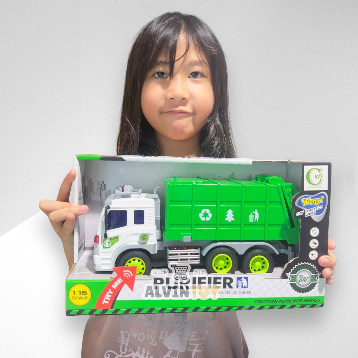 ของเล่น รถขยะ ขนาดความกว้าง 28 cm. สูง 13 cm. มีเสียง มีไฟ ผลิตจากพลาสติกคุณภาพดี แข็งแรง ทนทาน สินค้าได้รับมาตรฐาน มอก.