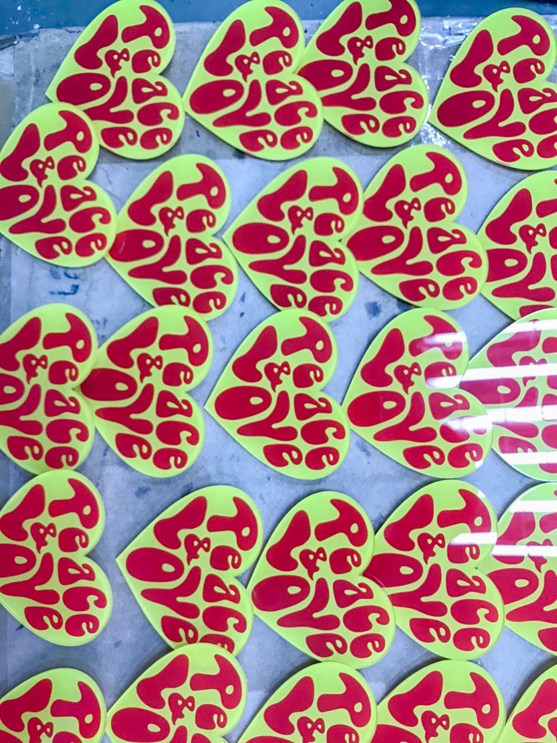 UV0042