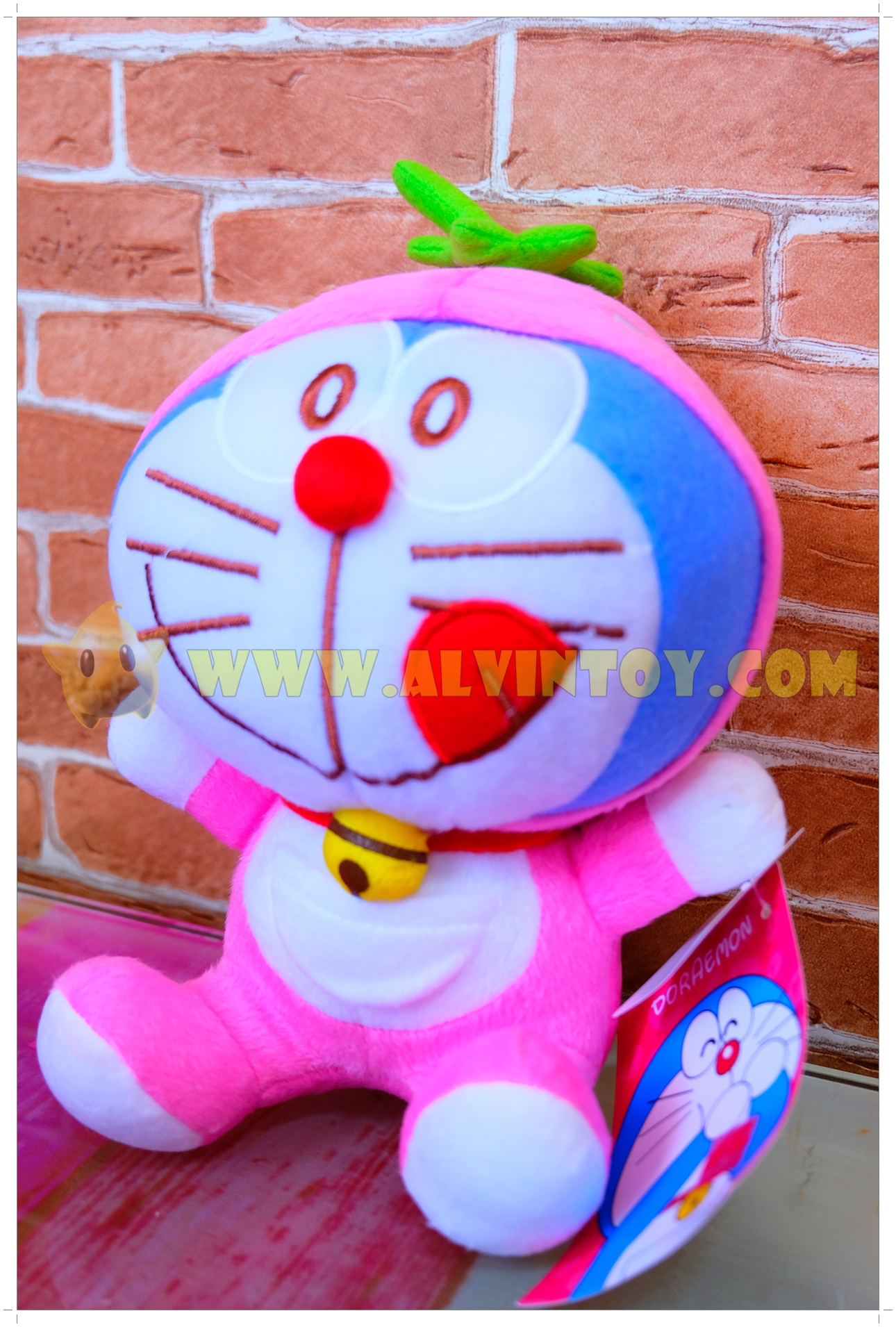 ตุ๊กตา โดราเอม่อน ชุดสตอเบอรี่