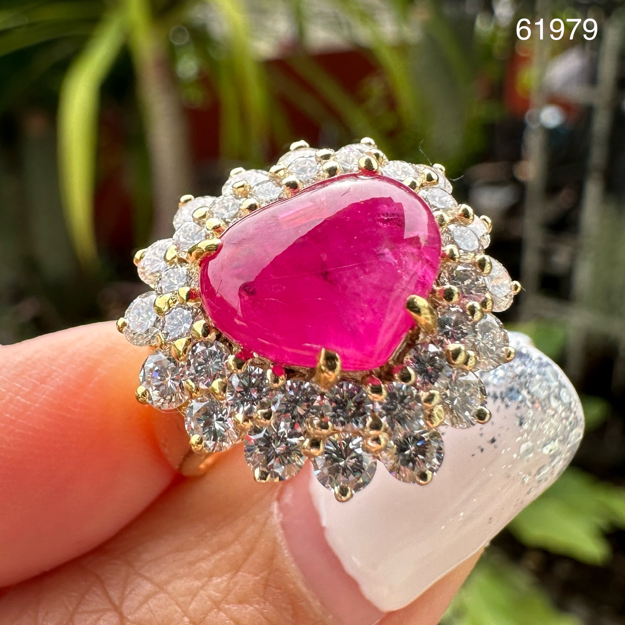 รหัส 61979 แหวน ทับทิม พม่า เนื้อแก้ว 3.50 กะรัต ล้อมเพชร 34 เม็ด 1.50 กะรัต ทอง18K พร้อม Cert. นน. 7.89 g