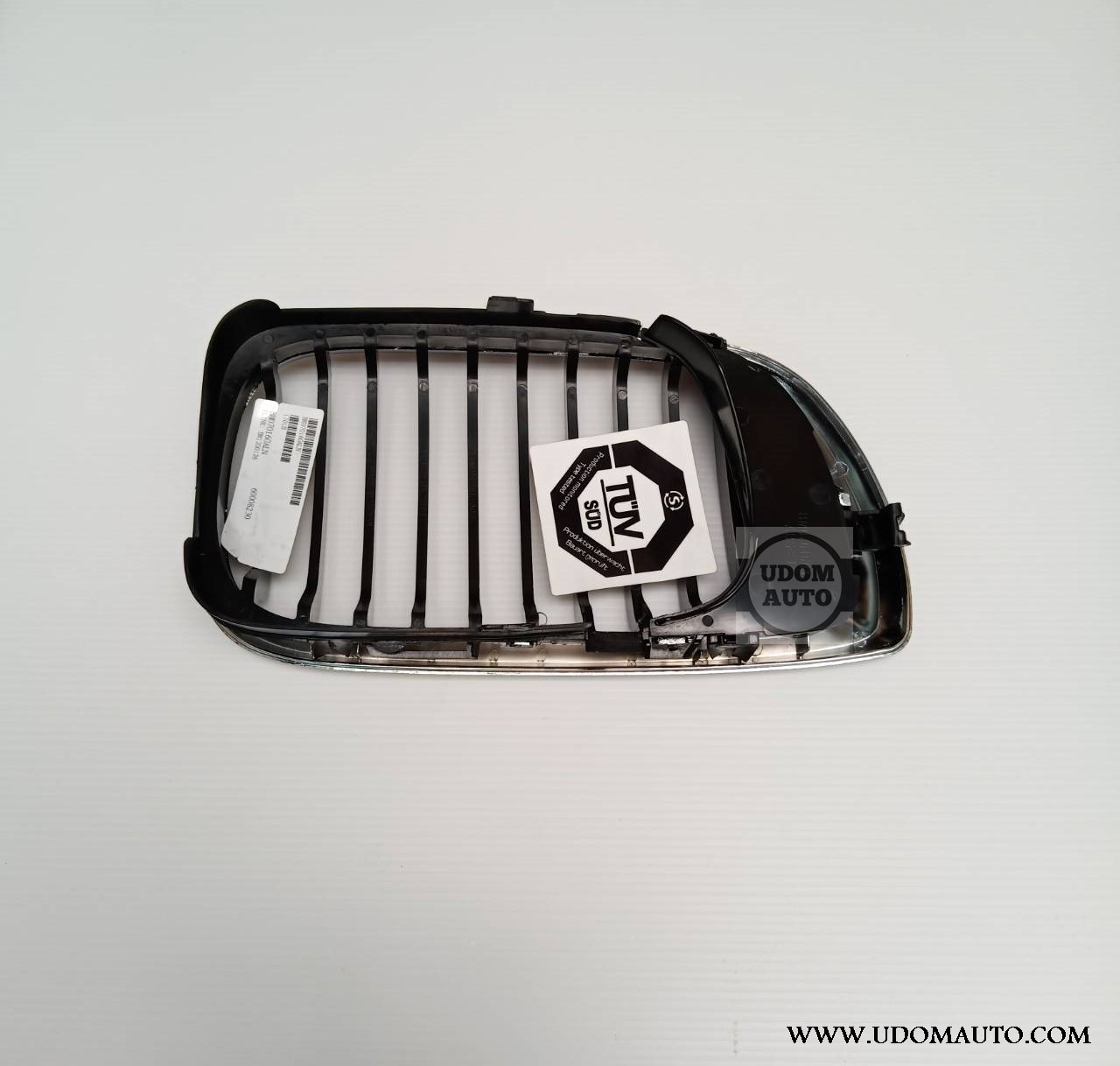 กระจังหน้า BMW E46 รุ่นตายก (11ซี่ สีดำ)